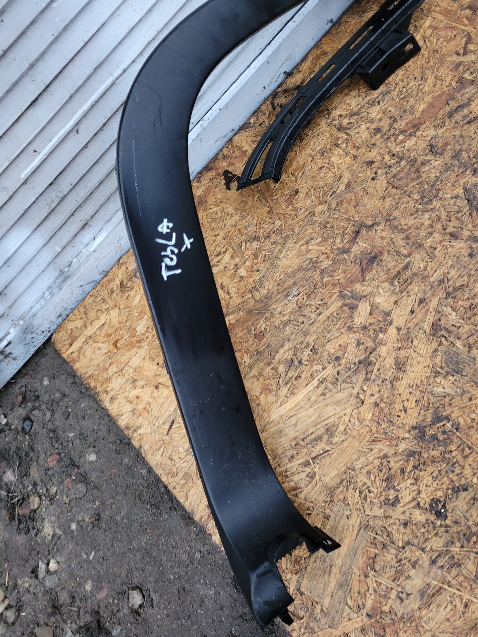moulding covers door TESLA X 1058420-00