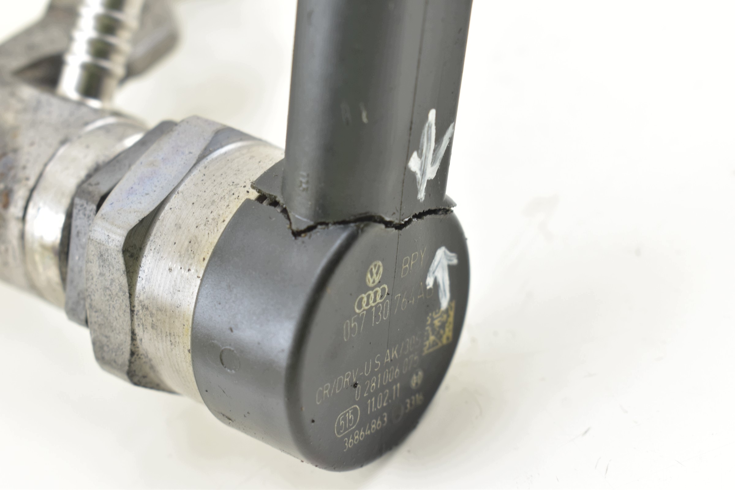 Rampe injection Capteurs VW PASSAT B7 AUDI A4 B8 A5 8T 2.0 TDI 03L089N