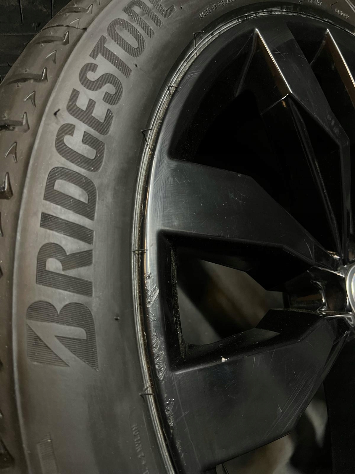 ORYGINALNE KOŁA ALUFELGI VW VOLKSWAGEN TOUAREG III 21” NOWY MODEL SUPERSTAN Liczba felg w ofercie 4 szt.