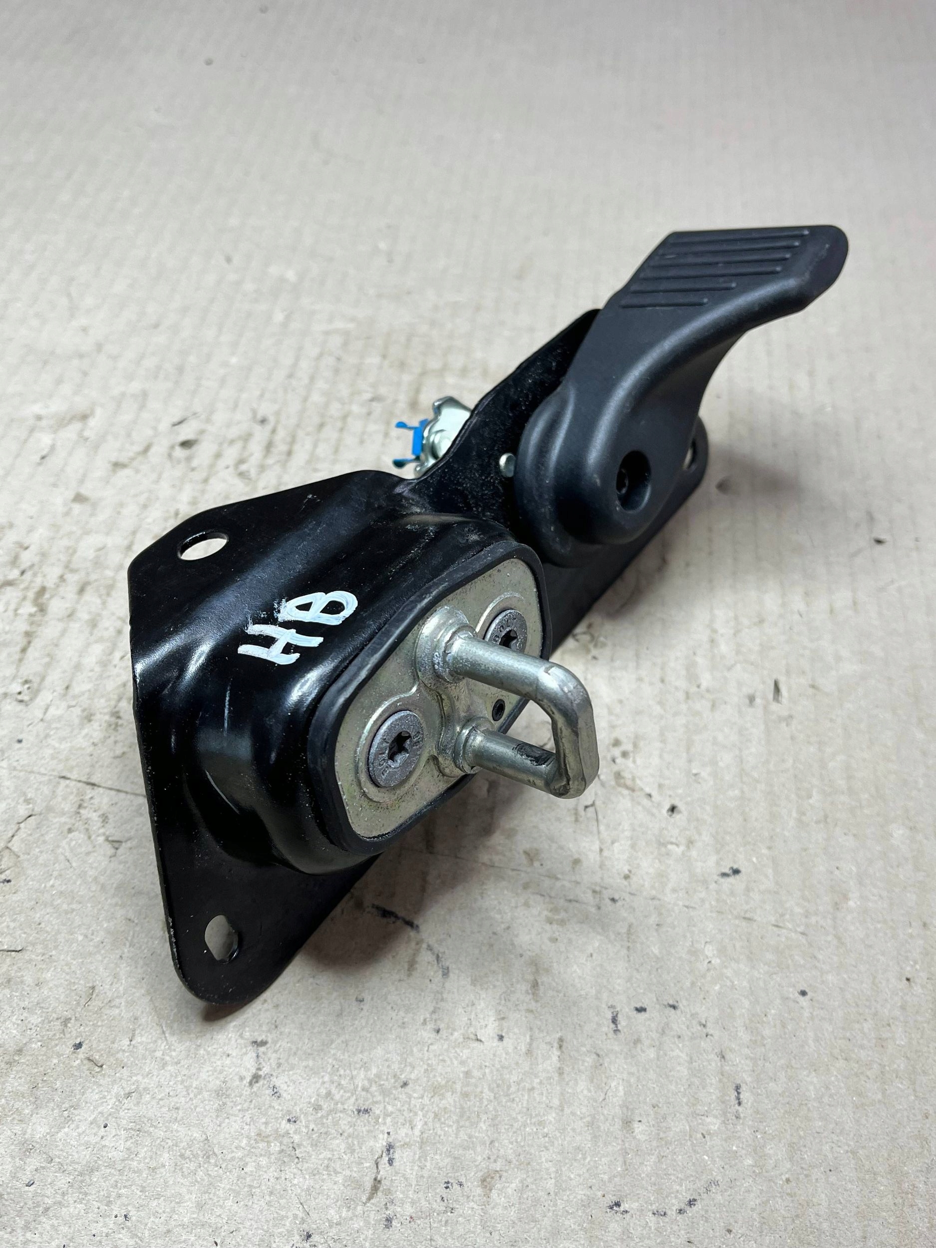 handle inner bonnet boot Citroen Berlingo 9818171480