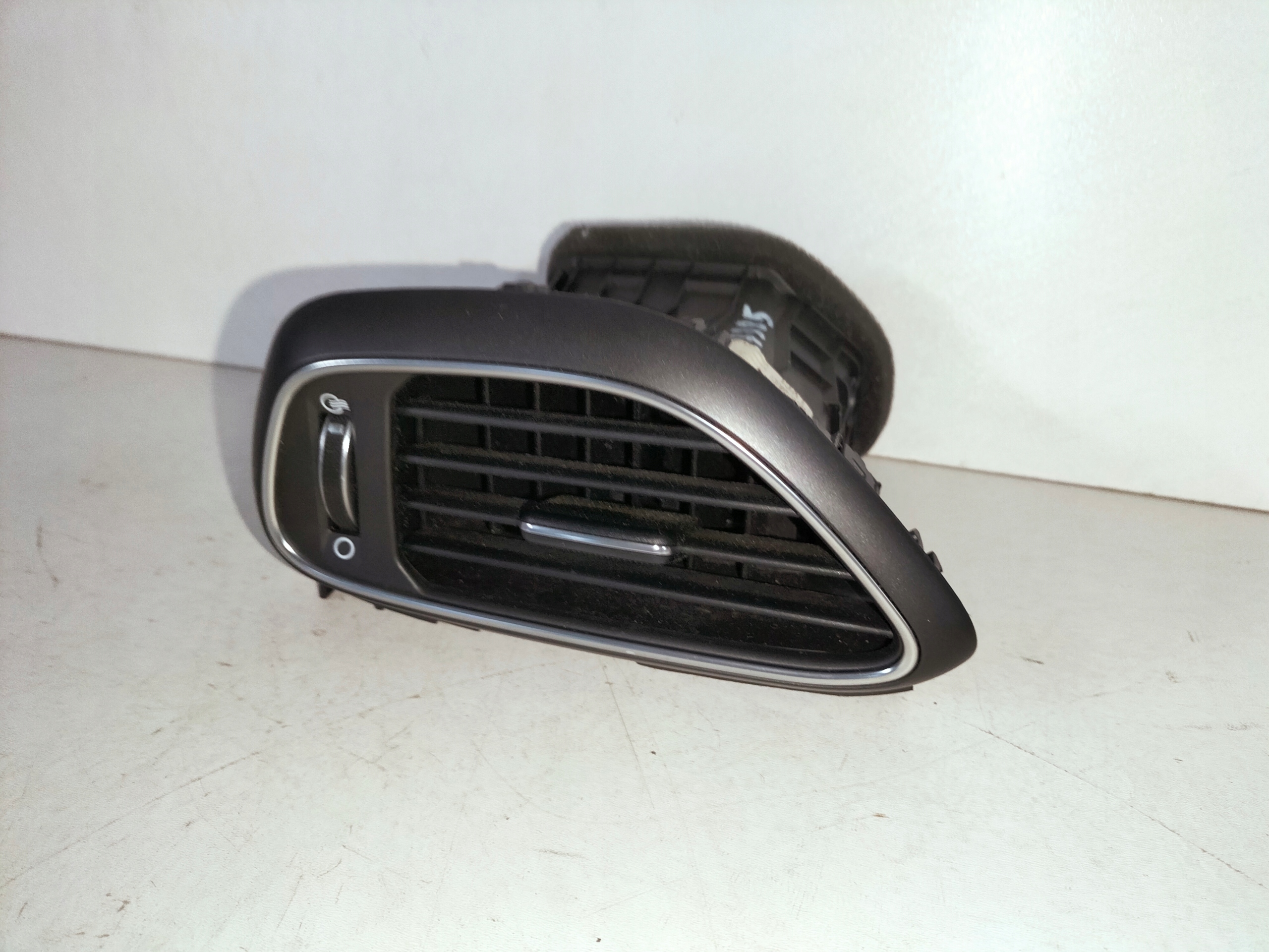 grid air conditioning devices front left HYUNDAI I30 III 17