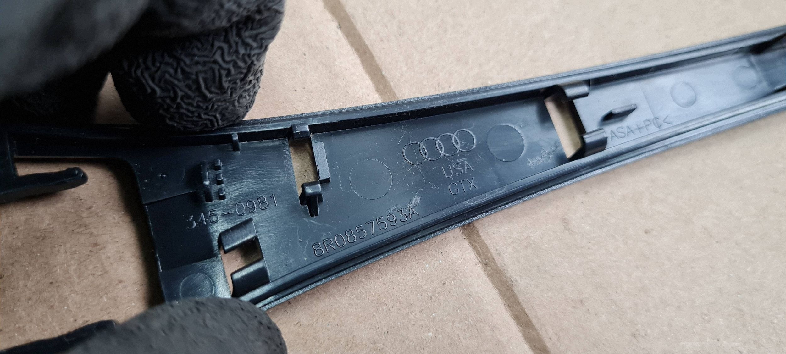 Q5 SQ5 8R bracket holder mirrors hook windows 8R0857593A
