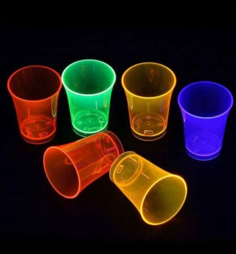 KUBKI IMPREZOWE ŚWIECĄCE W CIEMNOŚĆI 8 sztuk Wielokolorowe EAN (GTIN) 8715427115559