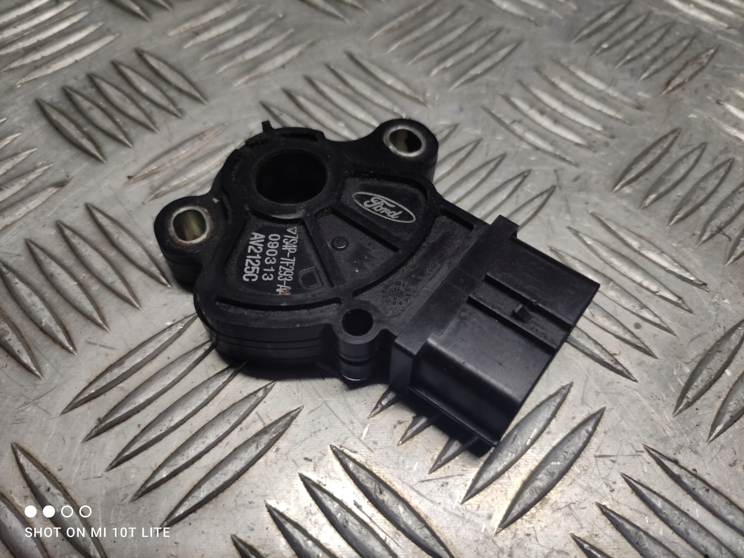 7s4p-7f293-aa - Датчик положения коленчатого вала Ford Fiesta MK7