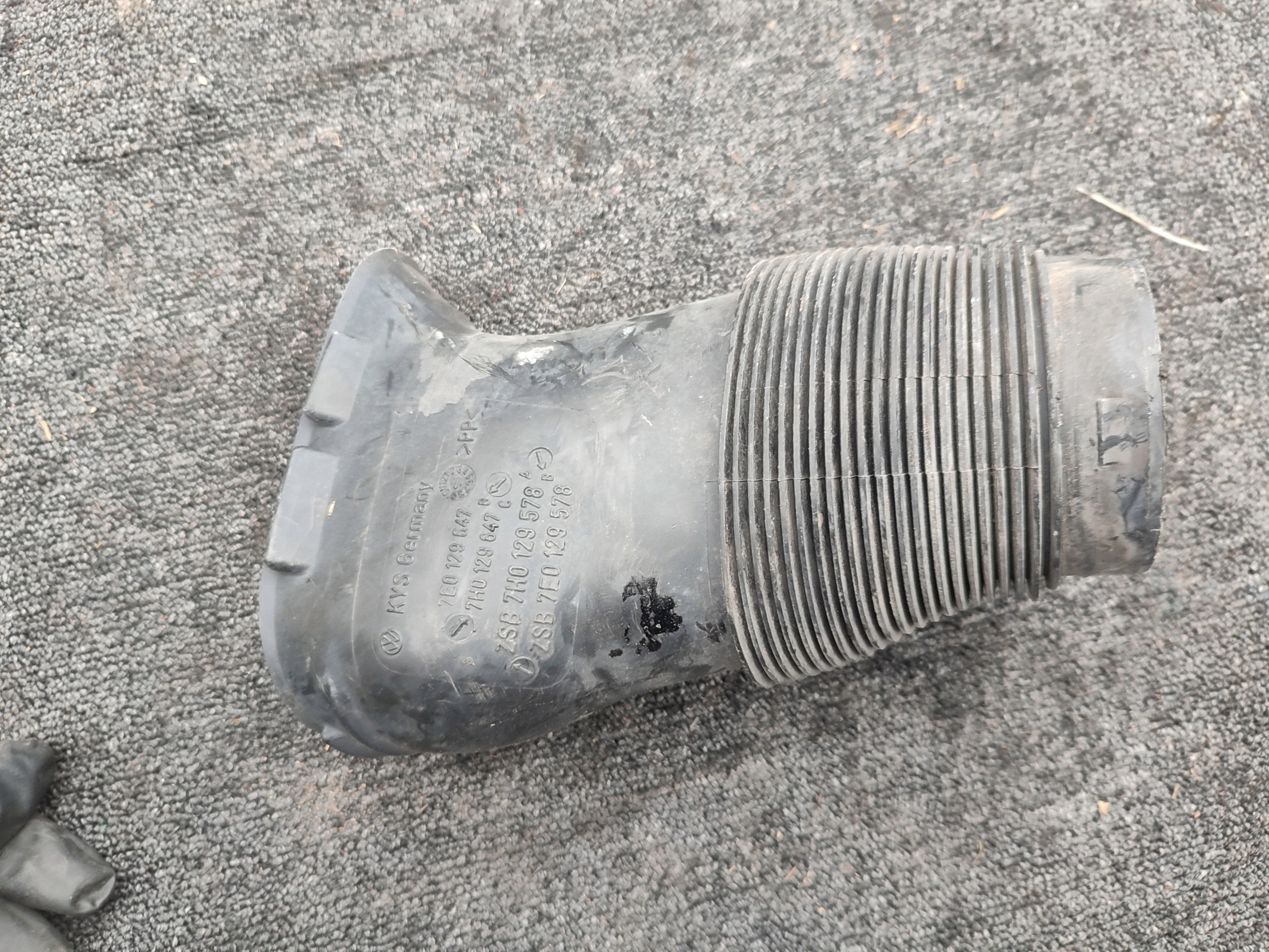 rohr dolot Schlauch luft VOLKSWAGEN T5 7H0129647B