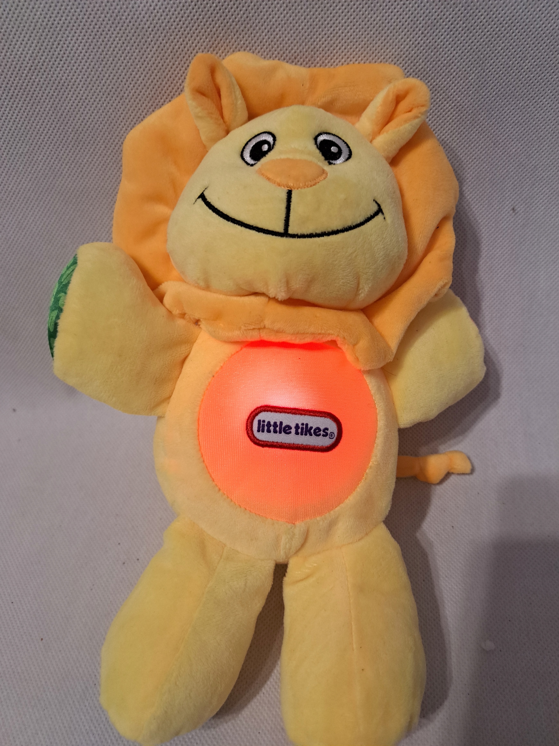 LITTLE TIKES LEW MASKOTKA GRAJĄCA