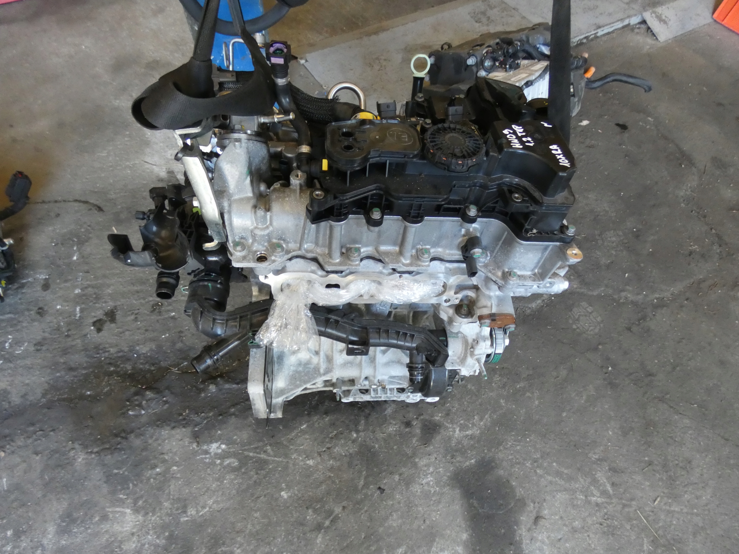 CITROEN PEUGEOT OPEL 1.2 THP engine KOMPLET HN09