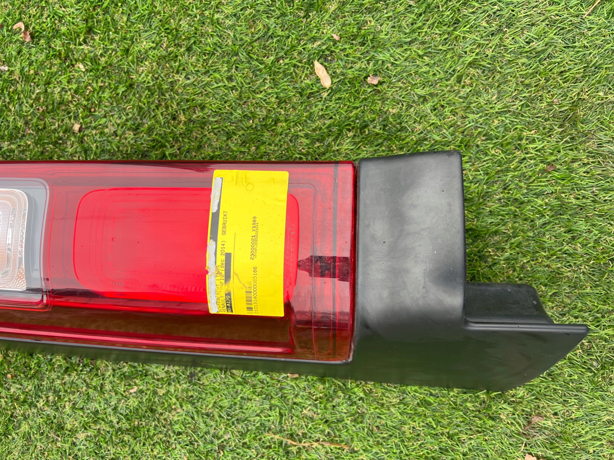 RENAULT TRAFIC light rear left complete original 265A64439R 265A63380R 26