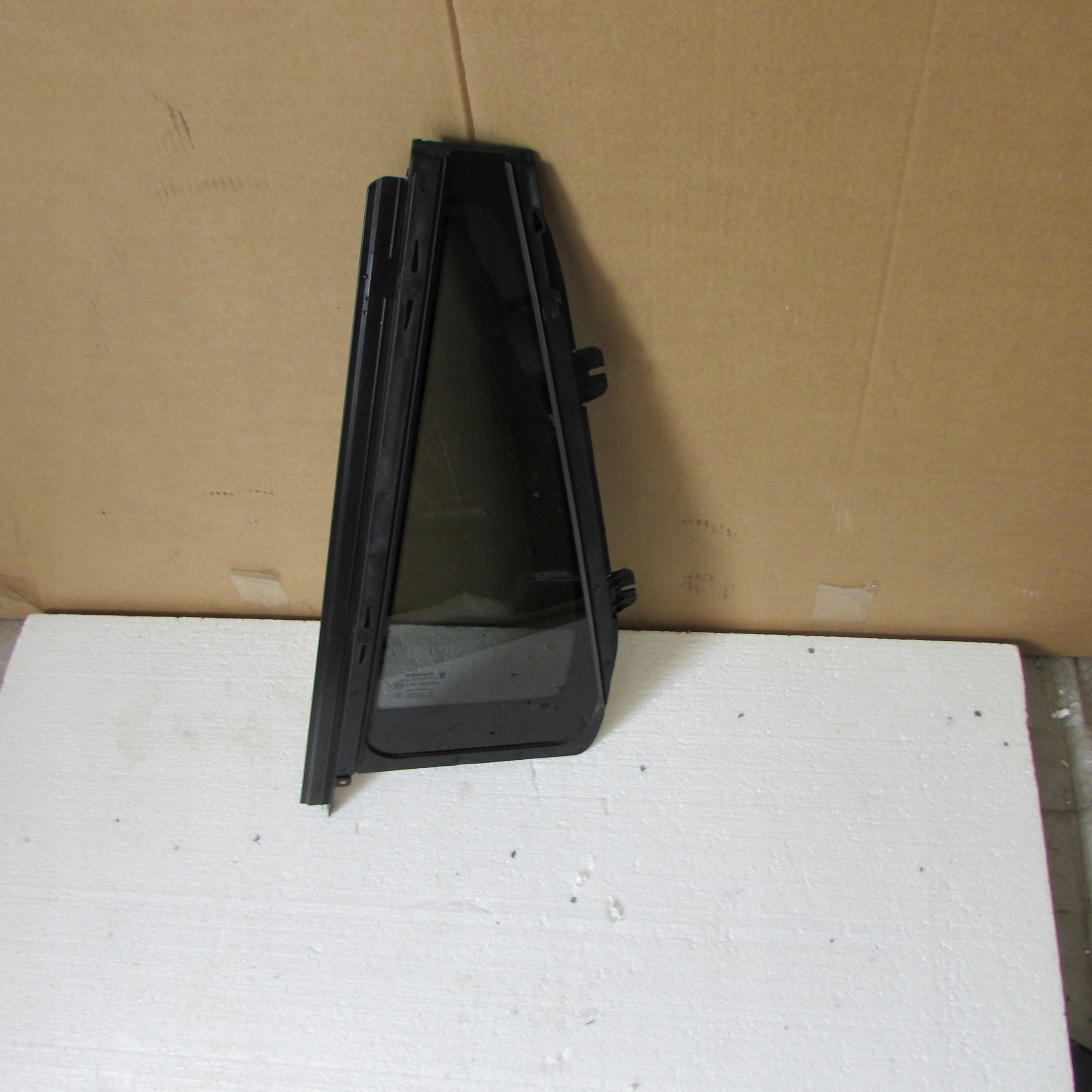 1226189 31651873 - VOLVO XC90 II СКЛО ДВЕРІ ЛІВИЙ ЗАДНІЙ ТРИКУТНИК AS3