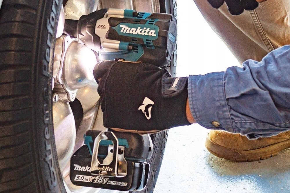 MAKITA KLUCZ UD. 1/2" BLDC XPT LXT 18V 2x 5.0Ah WALIZKA DTW701RTJ Moc 700 W