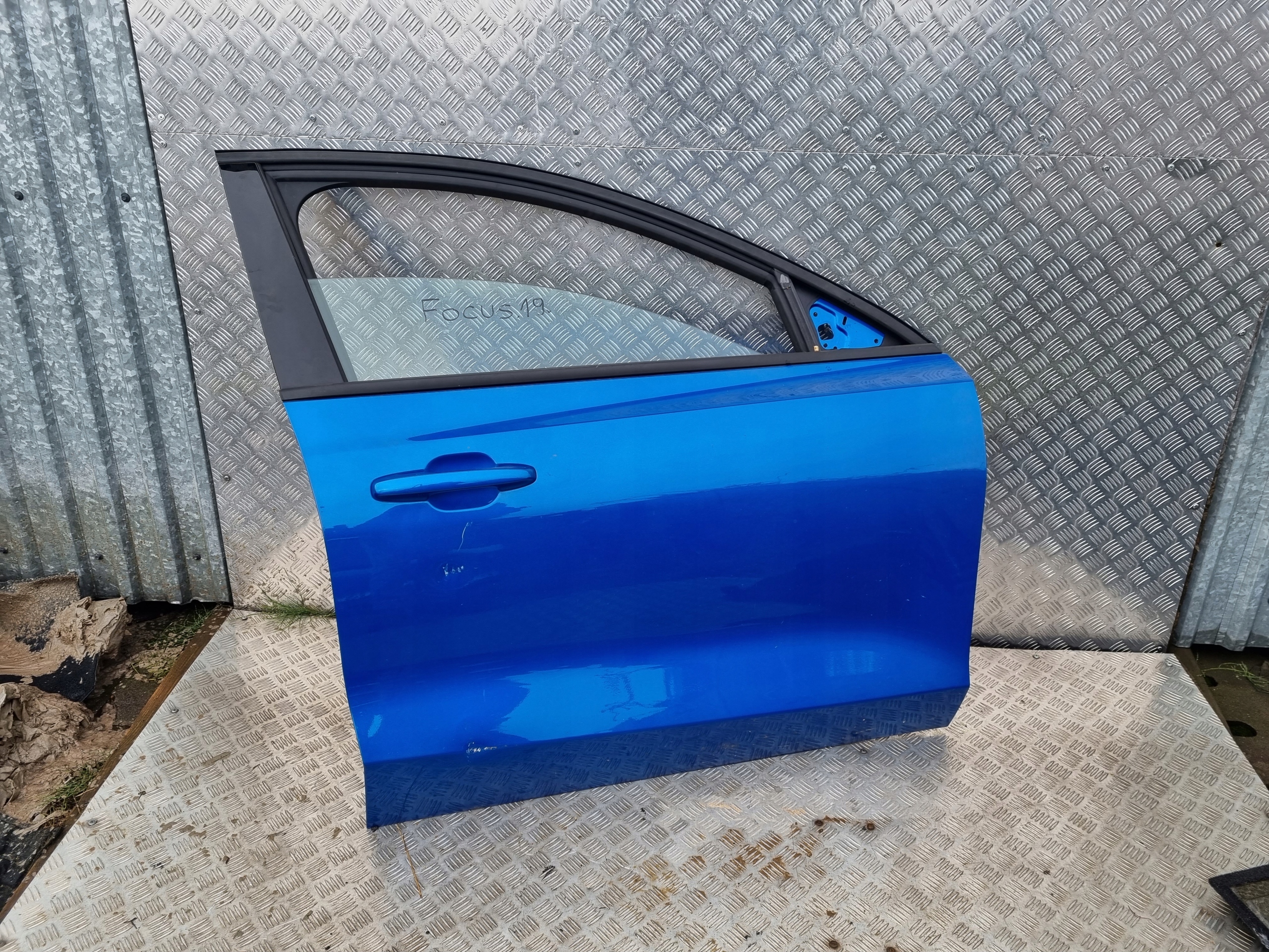 FORD FOCUS MK4 DRZWI PRAWE PRZÓD Kolor niebieski