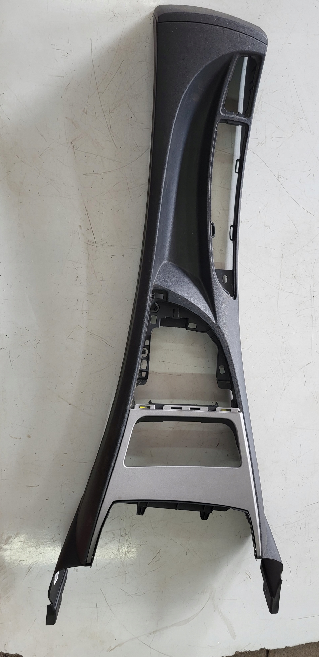 BMW 1 E81 E87 TUNEL ŚRODKOWY PODŁOKIETNIK