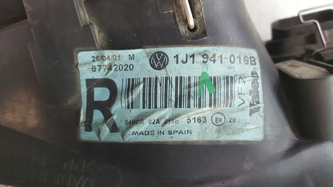 light front front right VW Golf IV