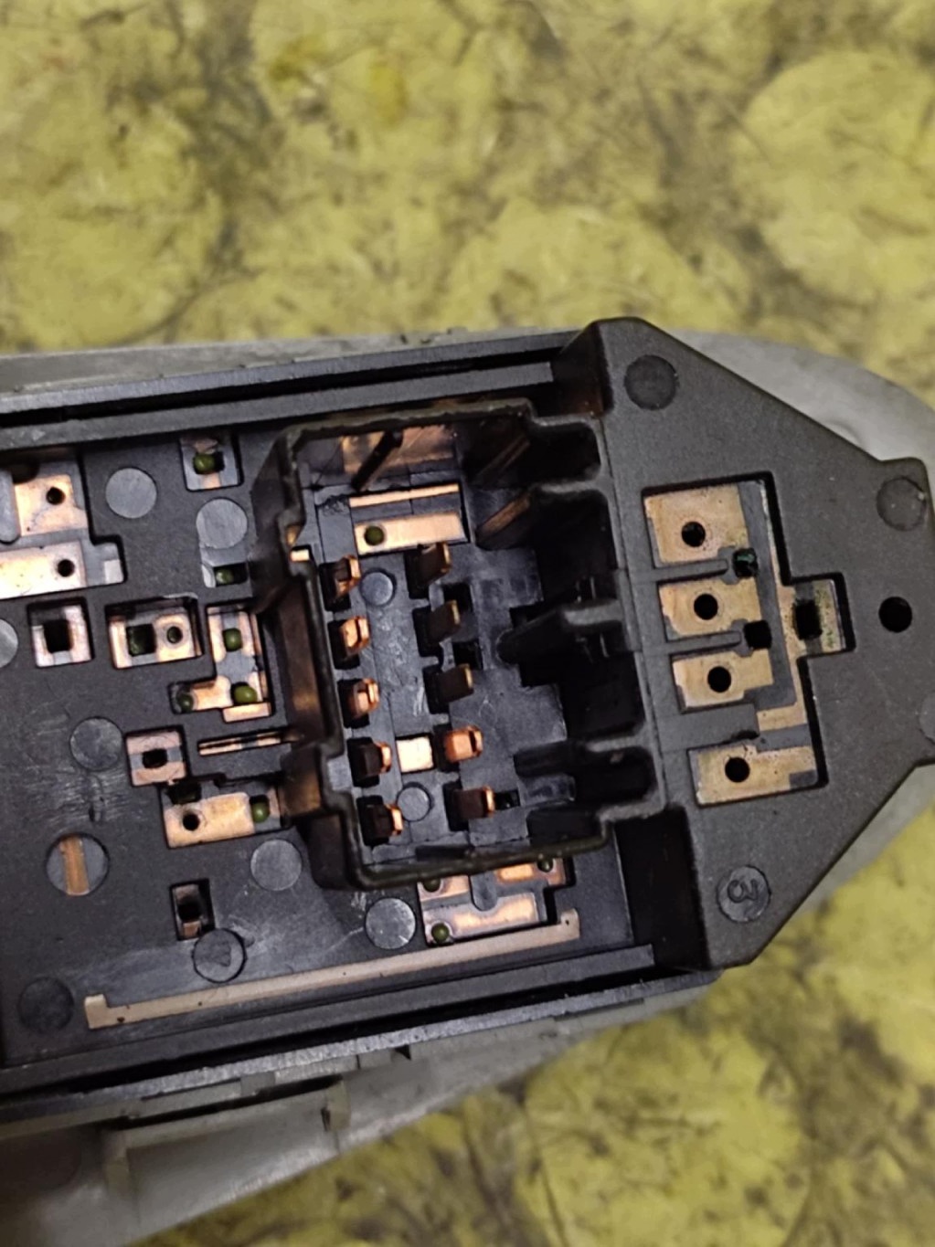 KIA MAGENTIS window control switch