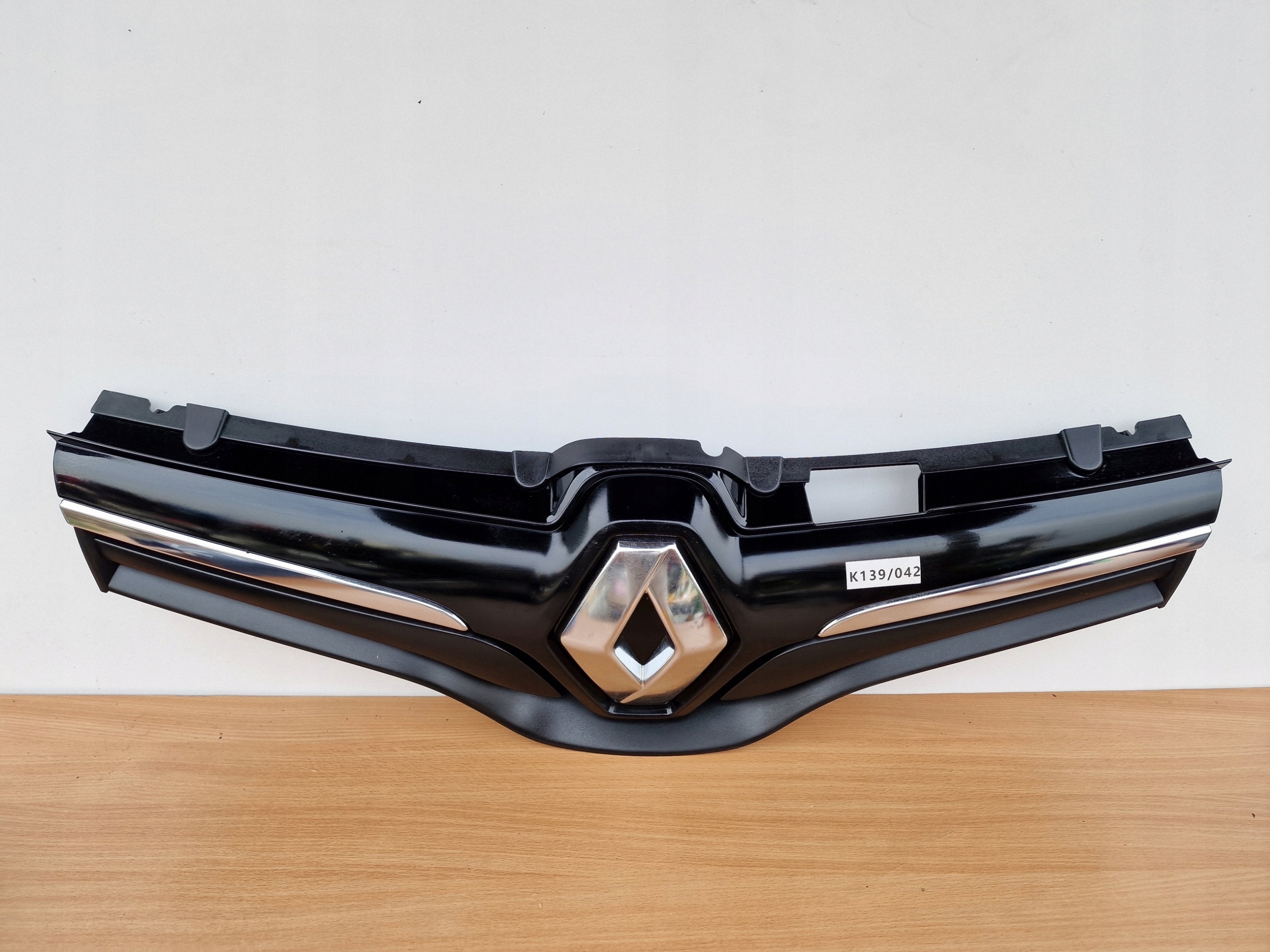 RENAULT KANGOO II LIFT GRILLE CHROMY LOGO