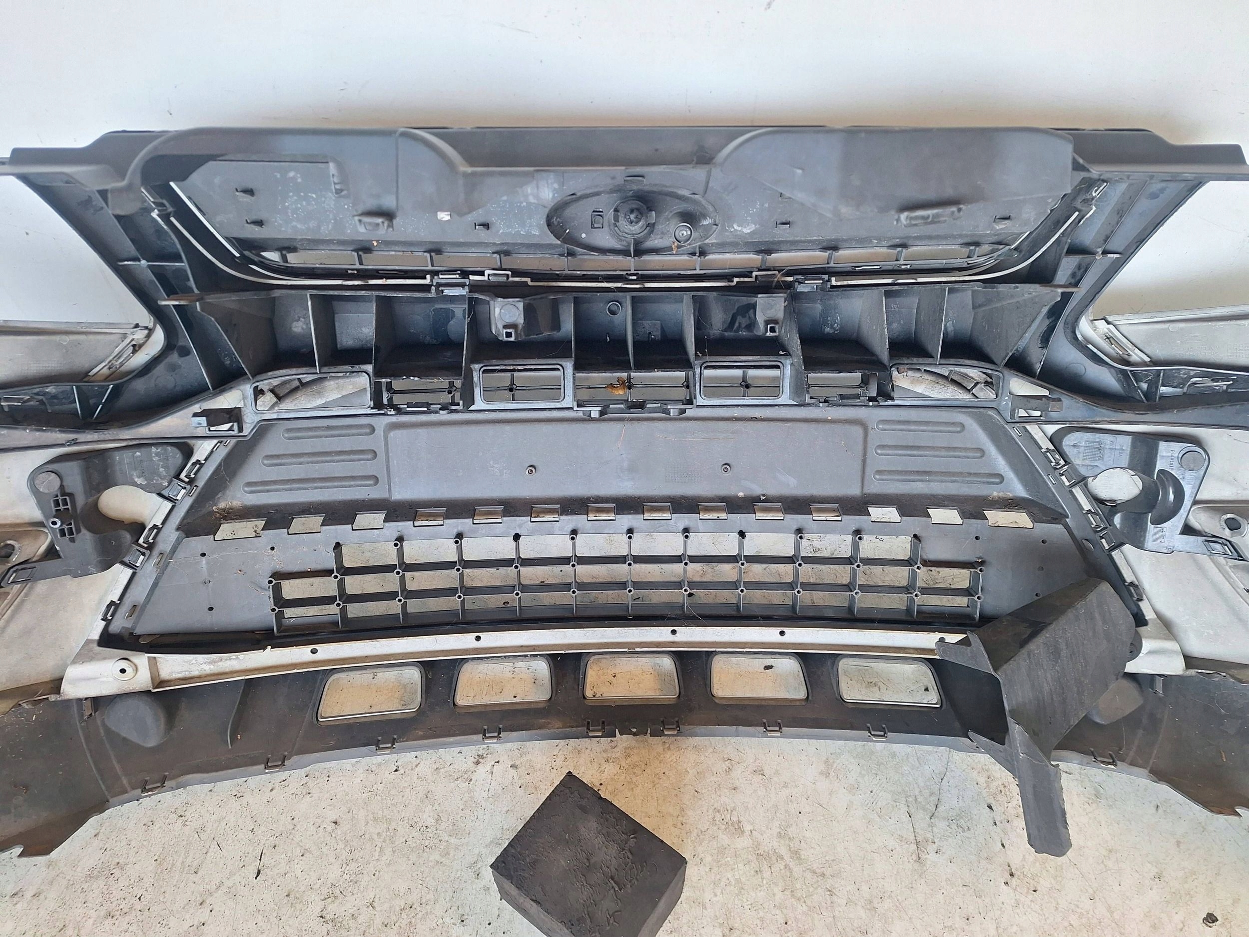 FORD KUGA MK1 08-12 Stoßstange