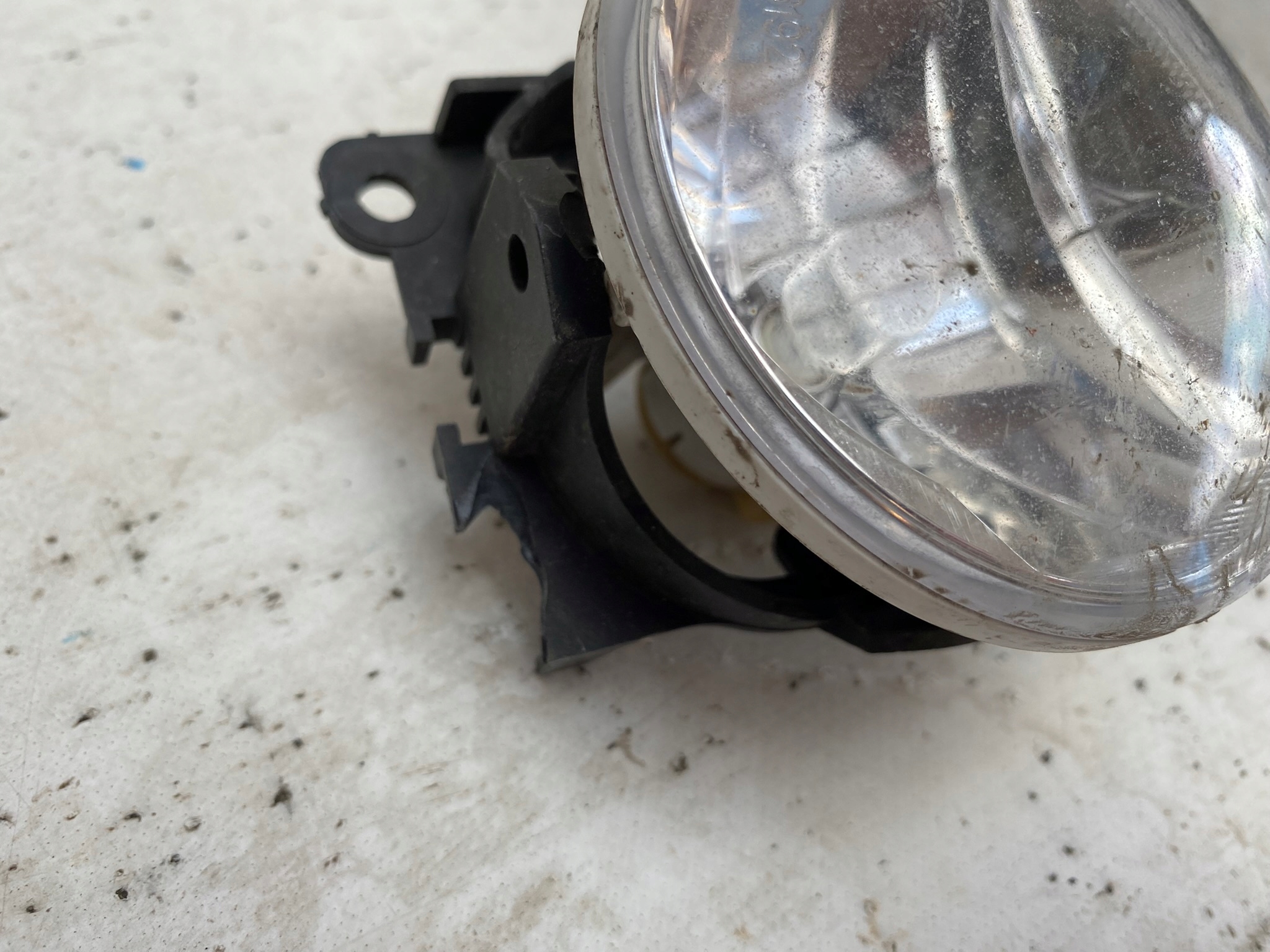 PEUGEOT 208 12- fog light left right front 9675450980