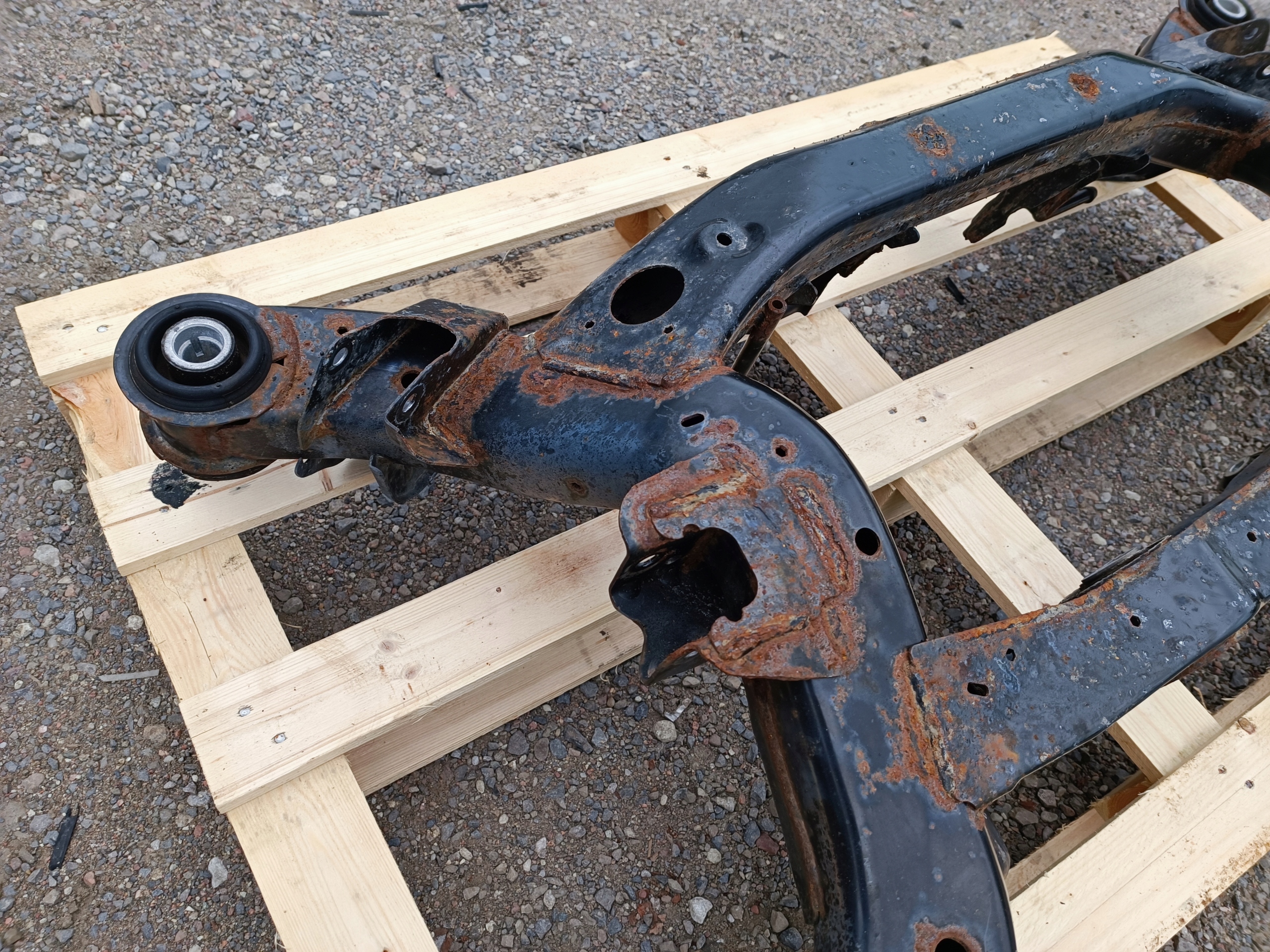 axle beam subframe sider rear part Chevrolet Camaro 2.0 3.6 2016