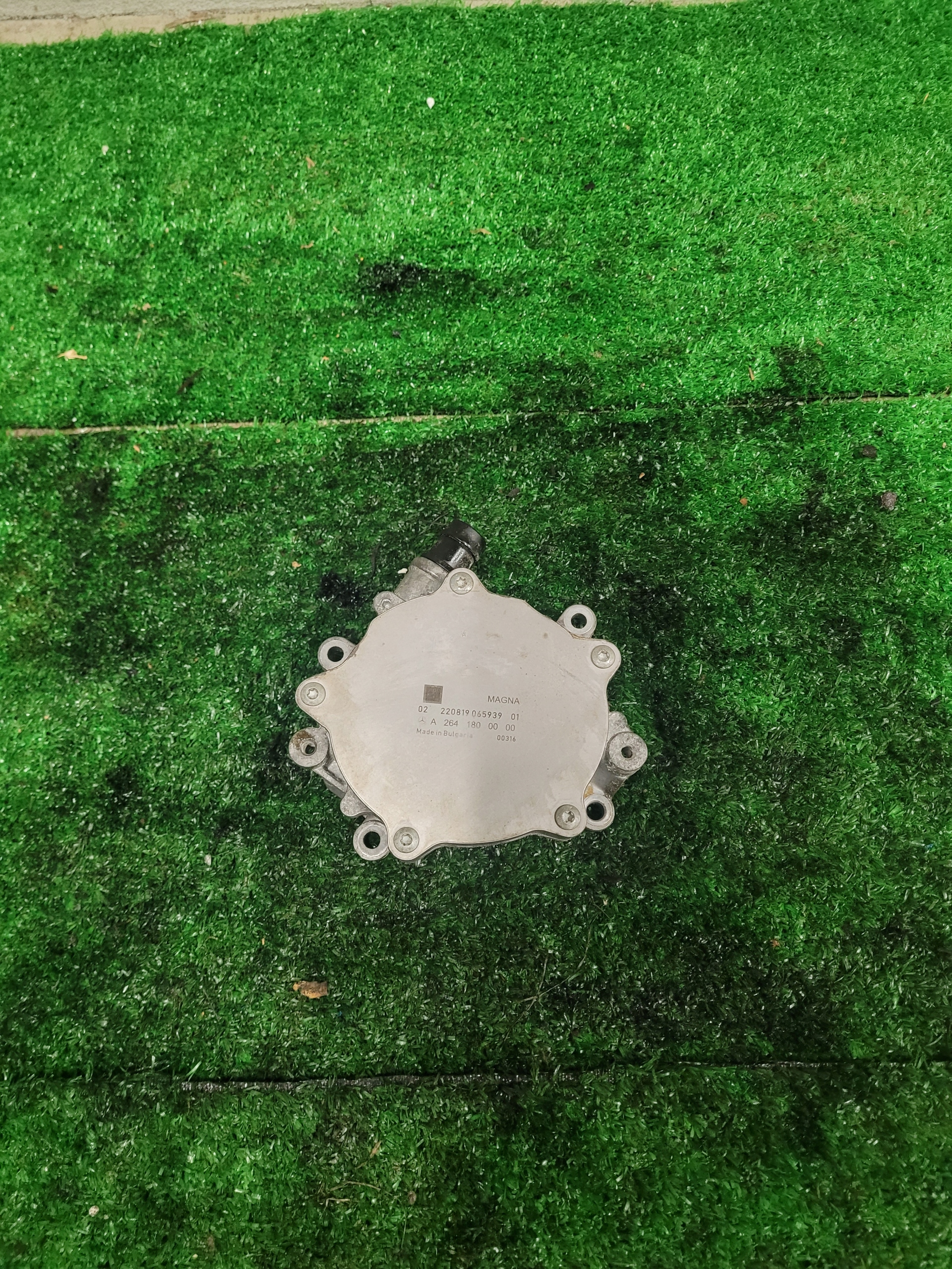 2641800000 - W177 19R ВАКУУМНЫЙ НАСОС A2641800000 A35 AMG