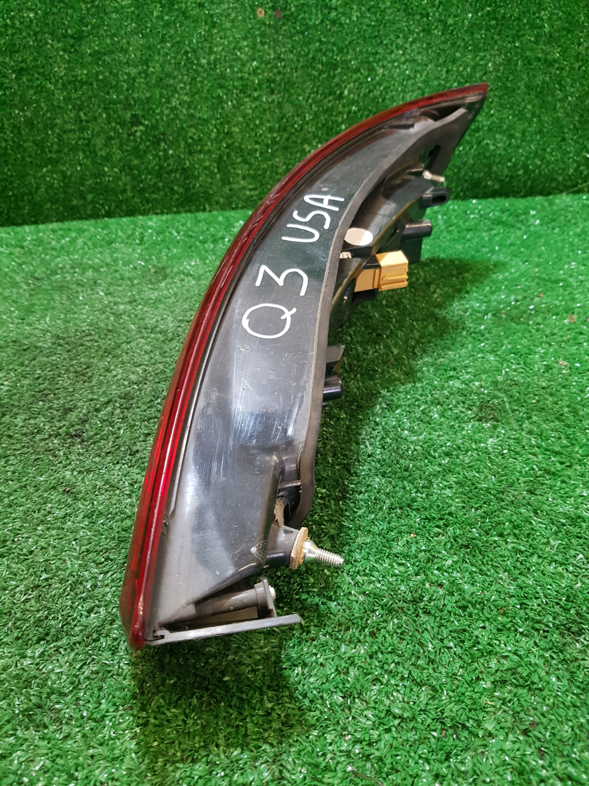 Licht links hinten AUDI Q3 8U0945093D