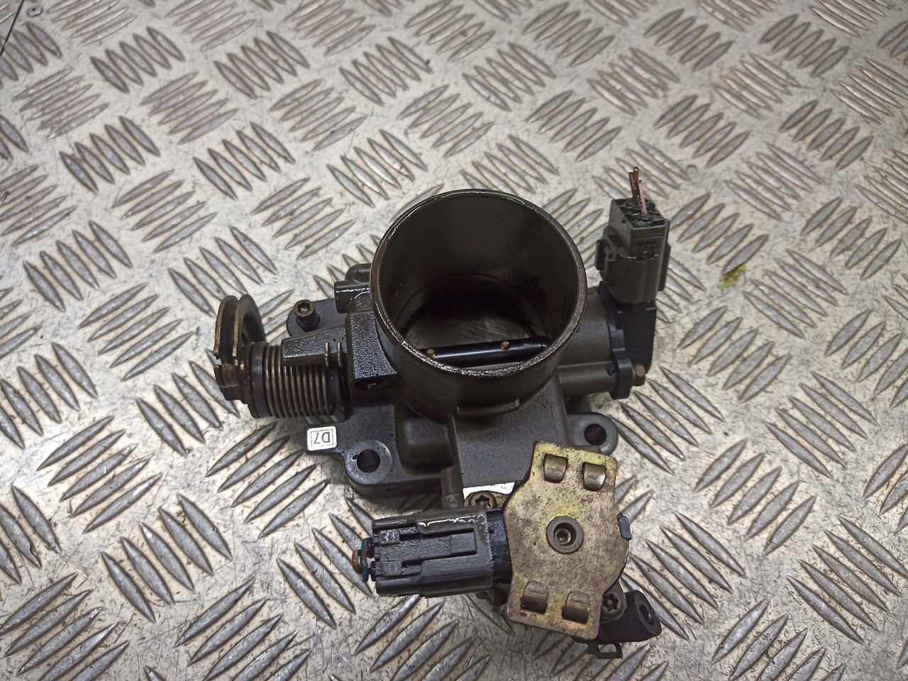 ДРОССЕЛЬНАЯ ЗАСЛОНКА mazda PREMACY 1.9 69T06871