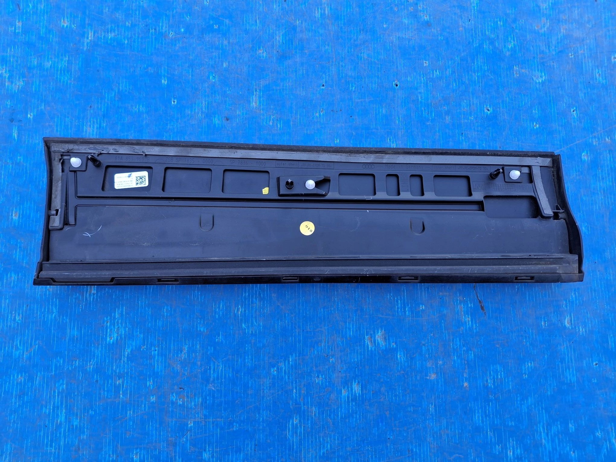 moulding for door left rear. AUDI Q2 S-LINE 2016R->