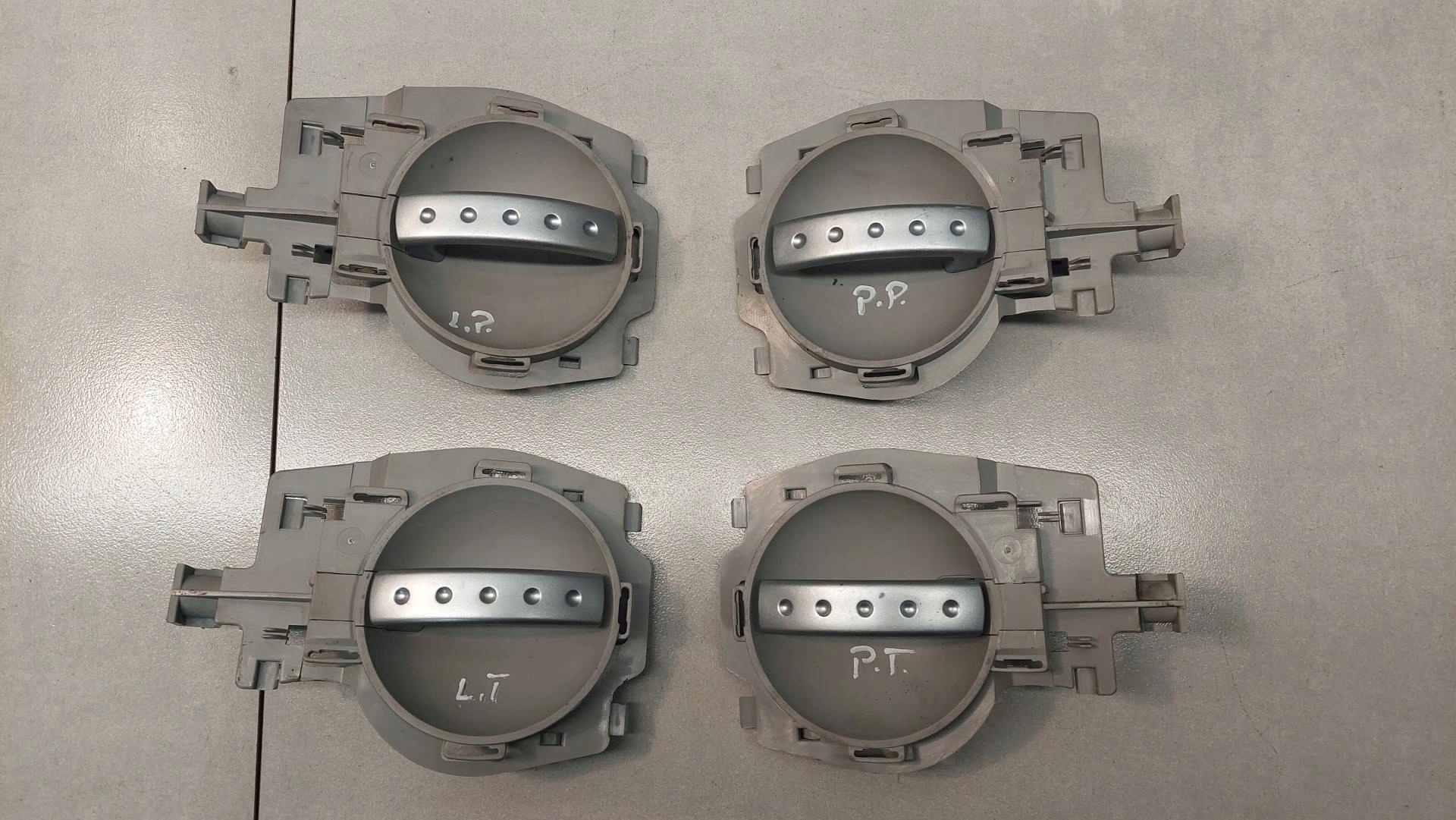 9647164377 9647164477 - Внутренняя дверная ручка в сборе CITROEN C3 и 1.4 B