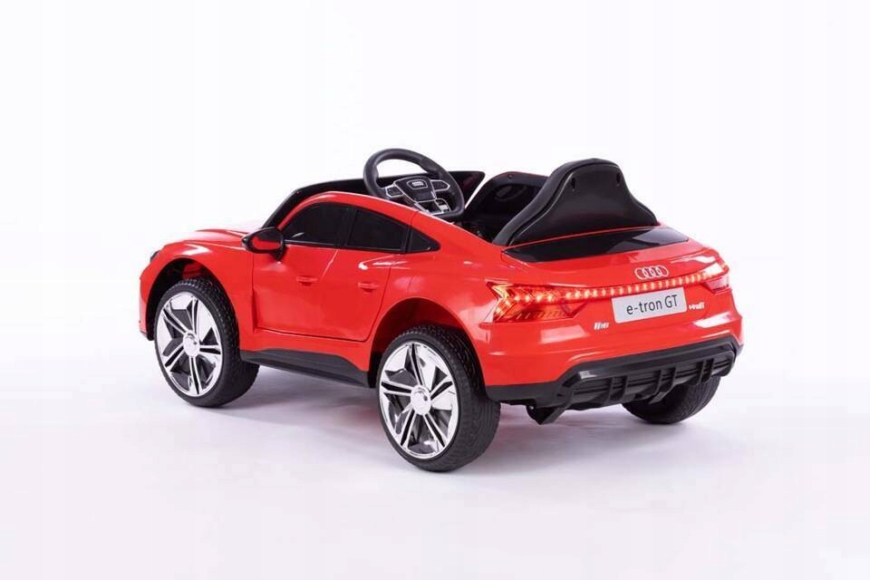 SAMOCHÓD NA AKUMULATOR AUDI RS E-TRON GT LED Długość pojazdu 116 cm