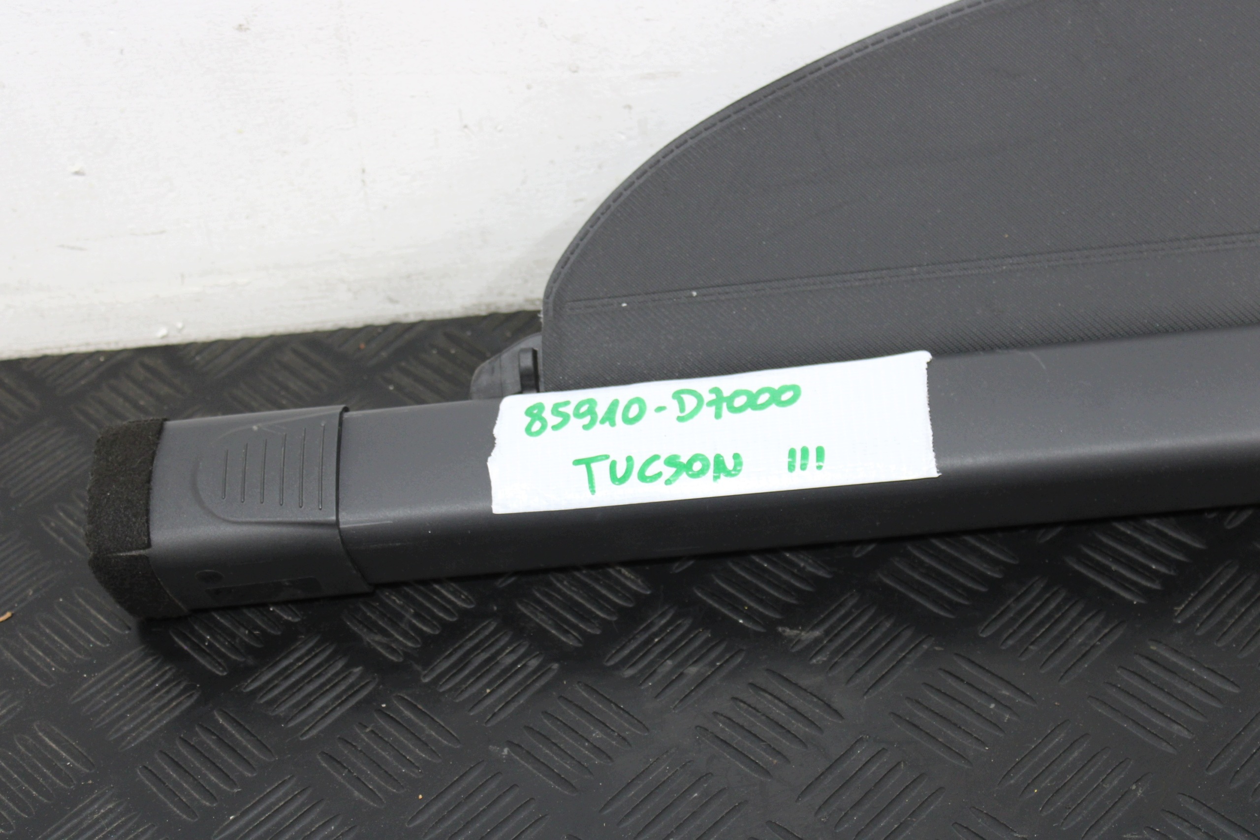 blinds boot 85910-D7000 HYUNDAI TUCSON III 3