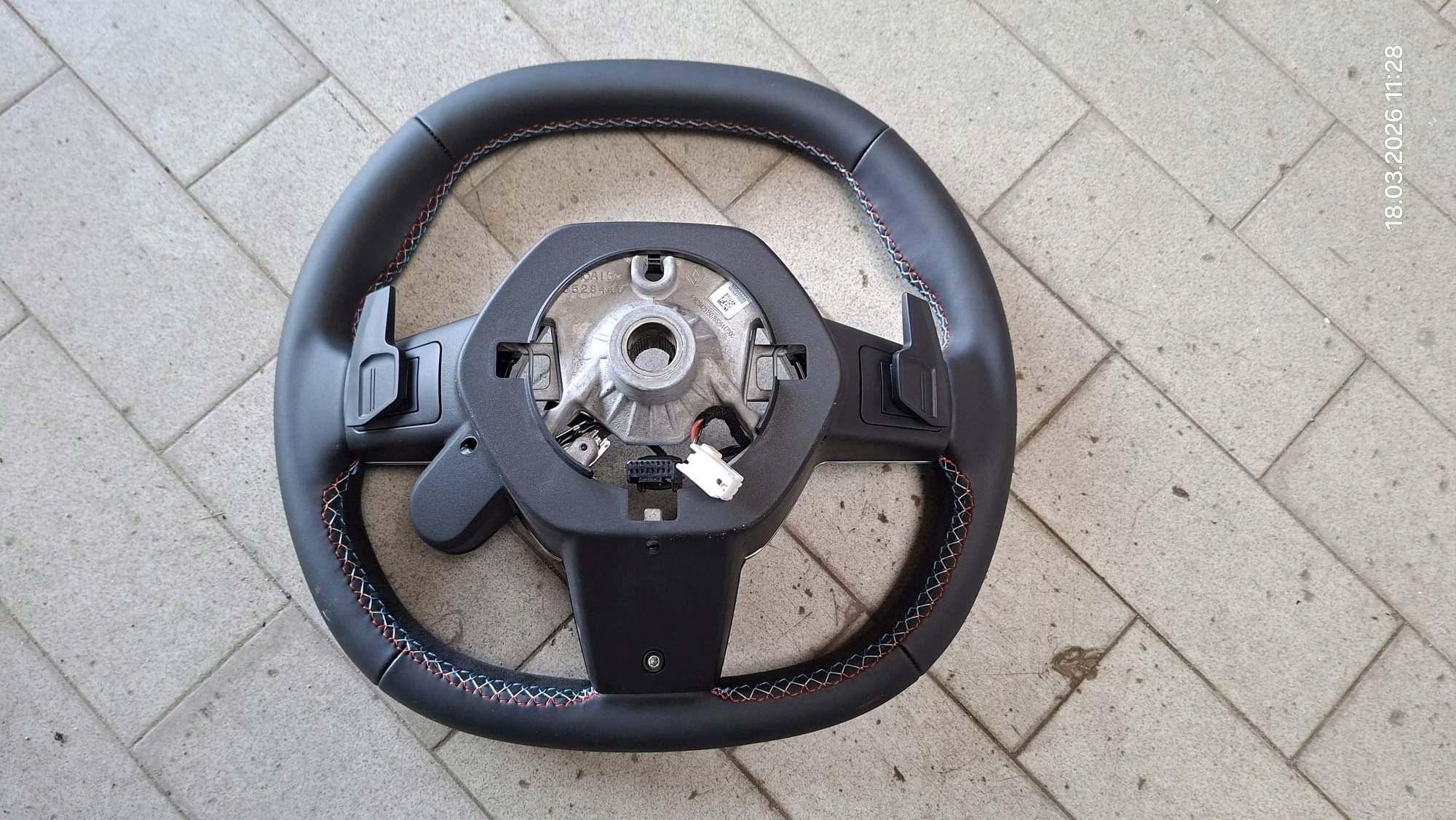 Volant Renault Scenic E-Tech V 484003307R Comme Neuf ALPINE