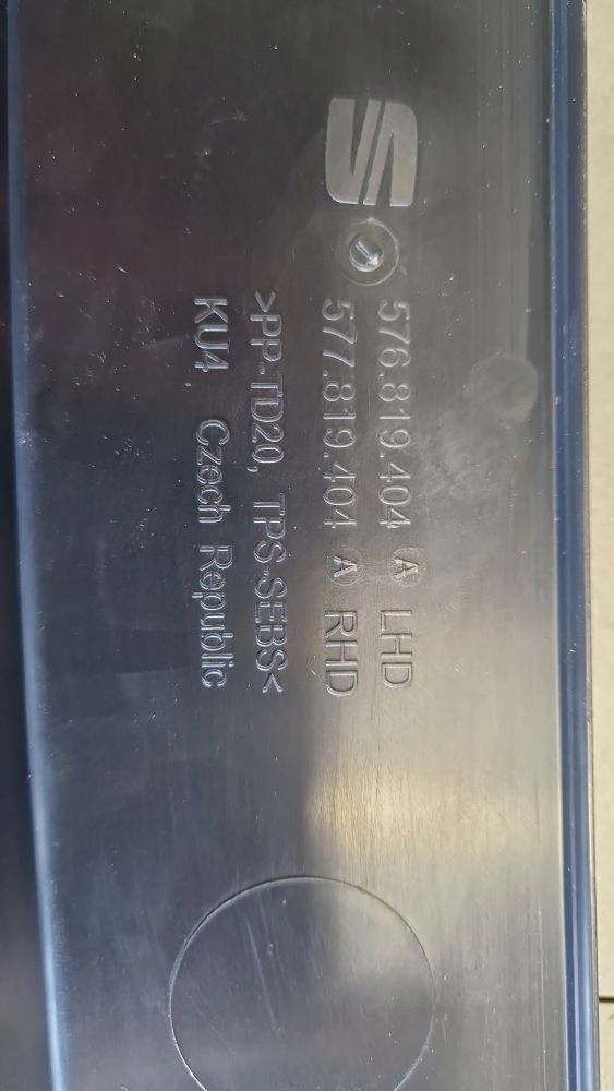 Cupra Ateca torpedo right 576819404A