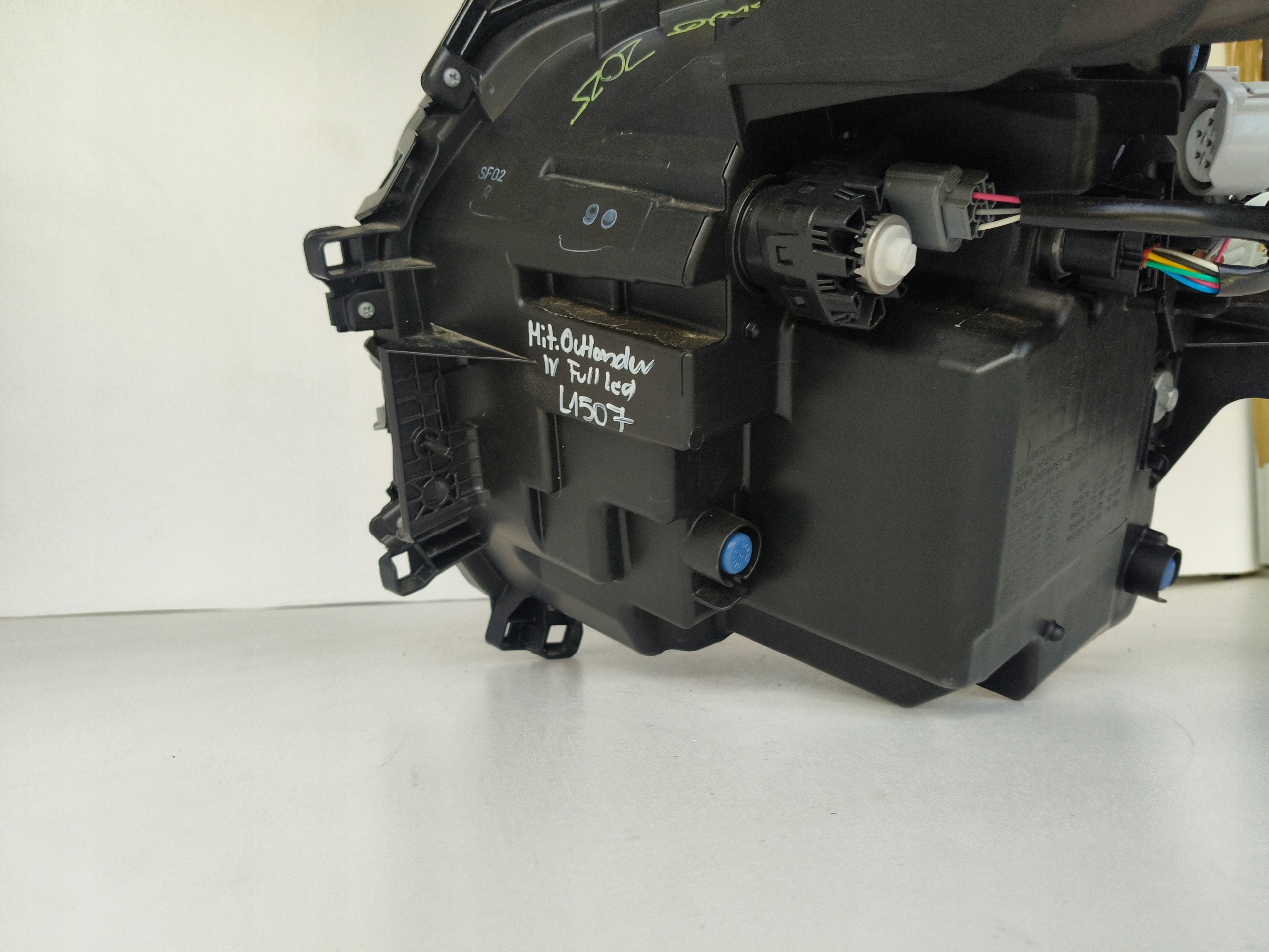 light right REFLEKTOR MITSUBISHI OUTLANDER IV FULL LED