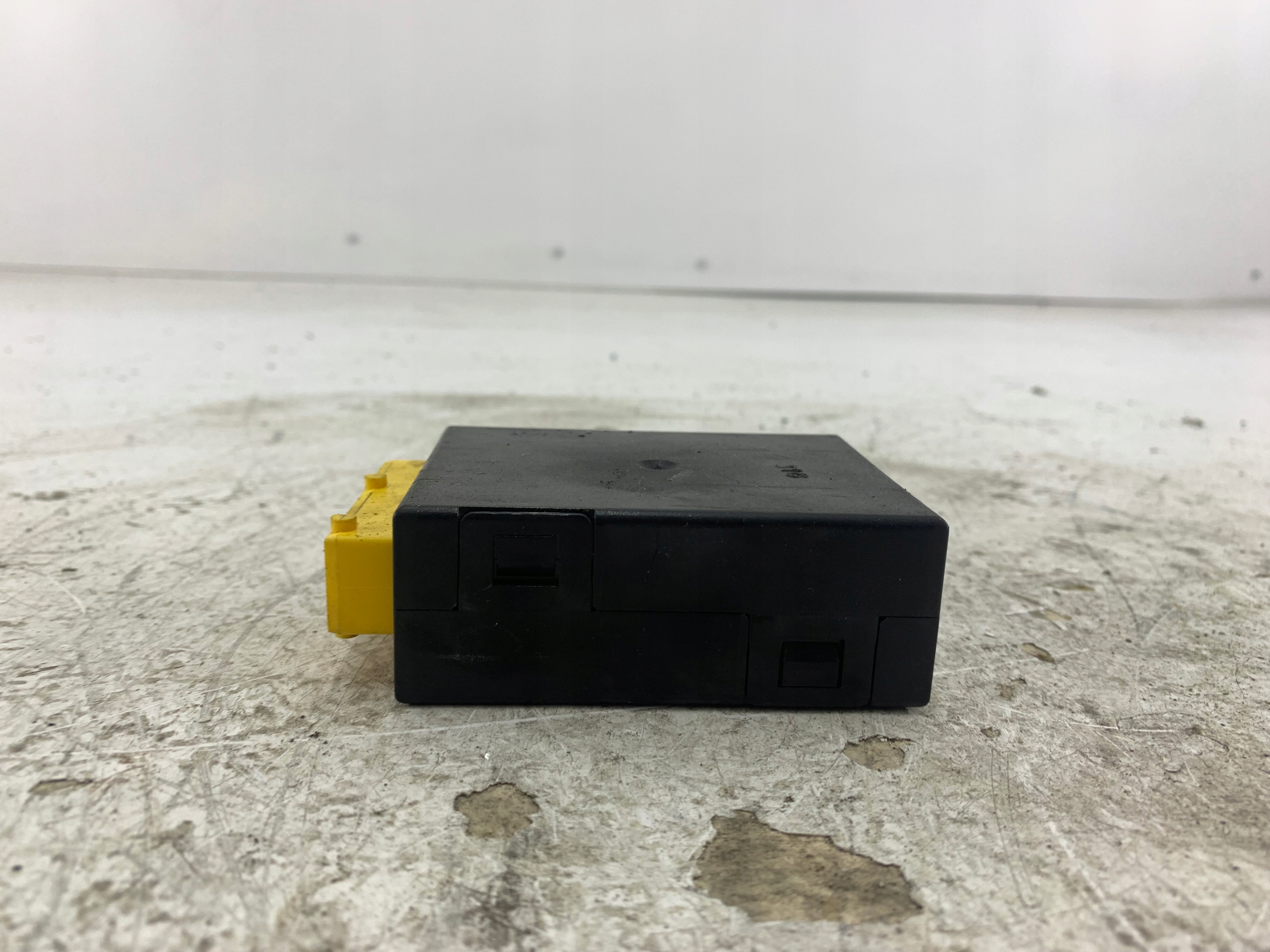 BMW E36 E39 module relay EWS 8375840