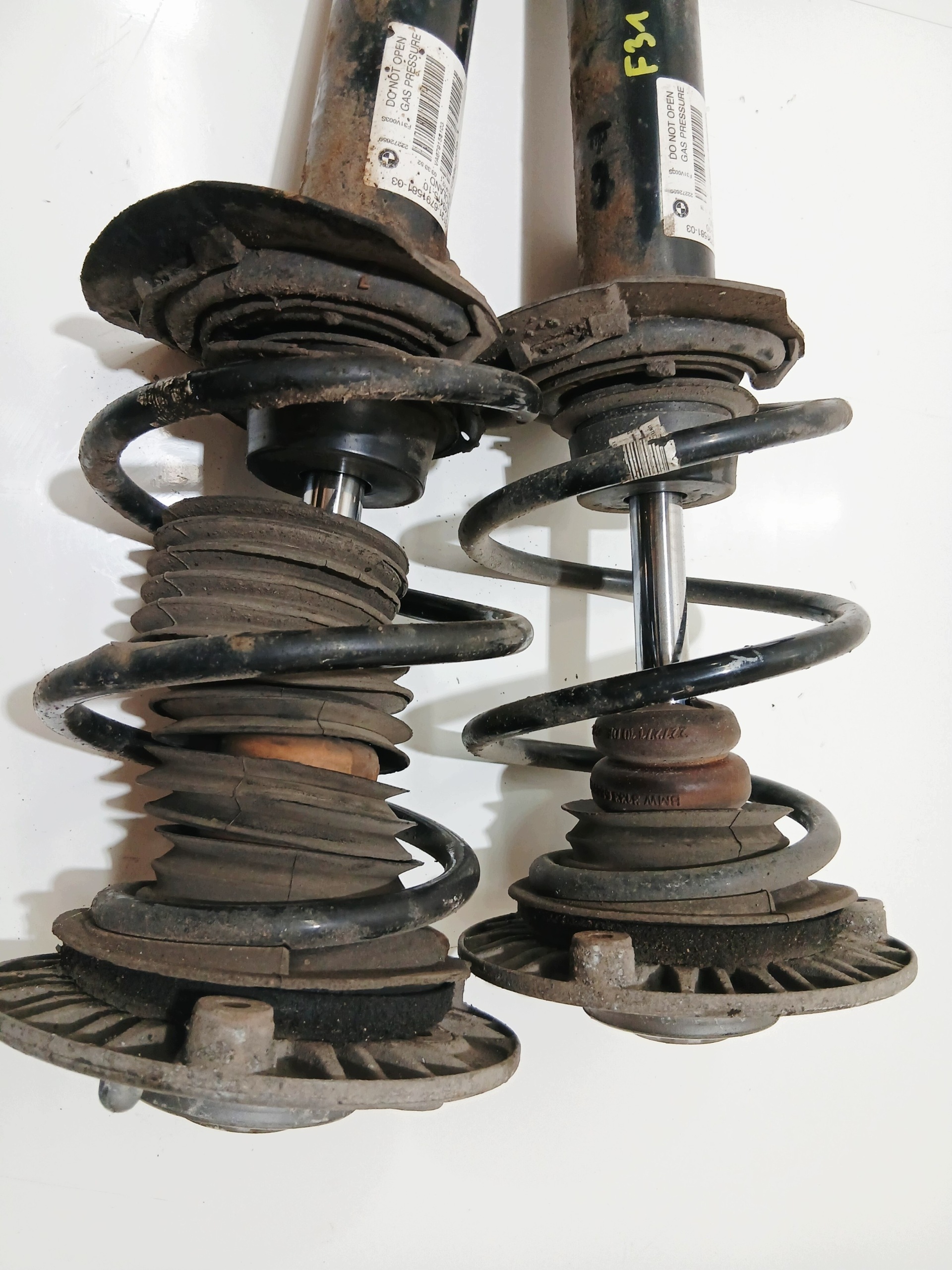 shock absorbers front KOMPLET BMW F31 N47 6791581