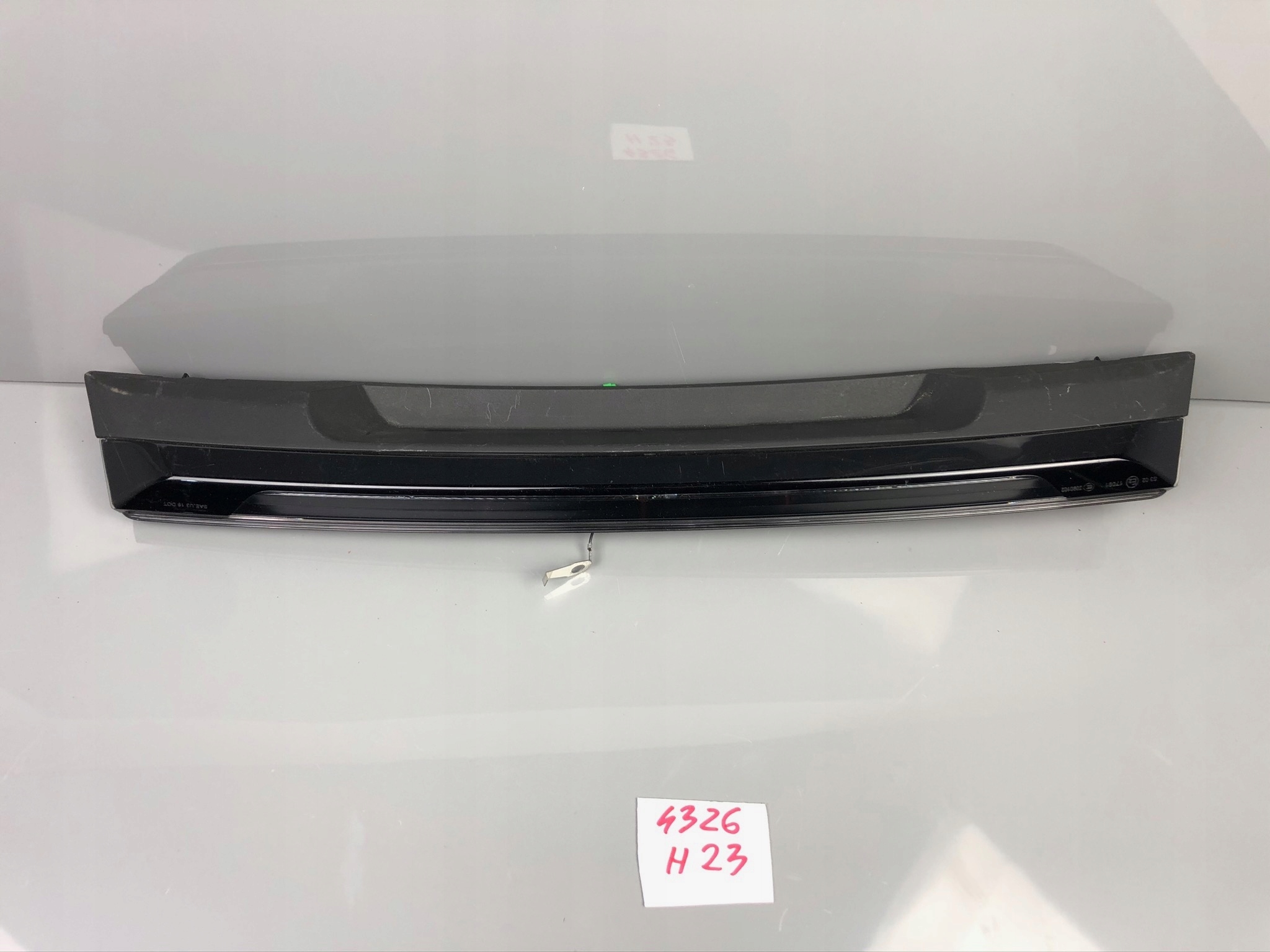 TRZECIE light STOP VOLVO V60 II 31468198