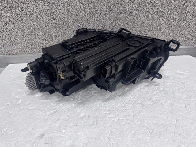 light right VW Tiguan III Full Led right 2024