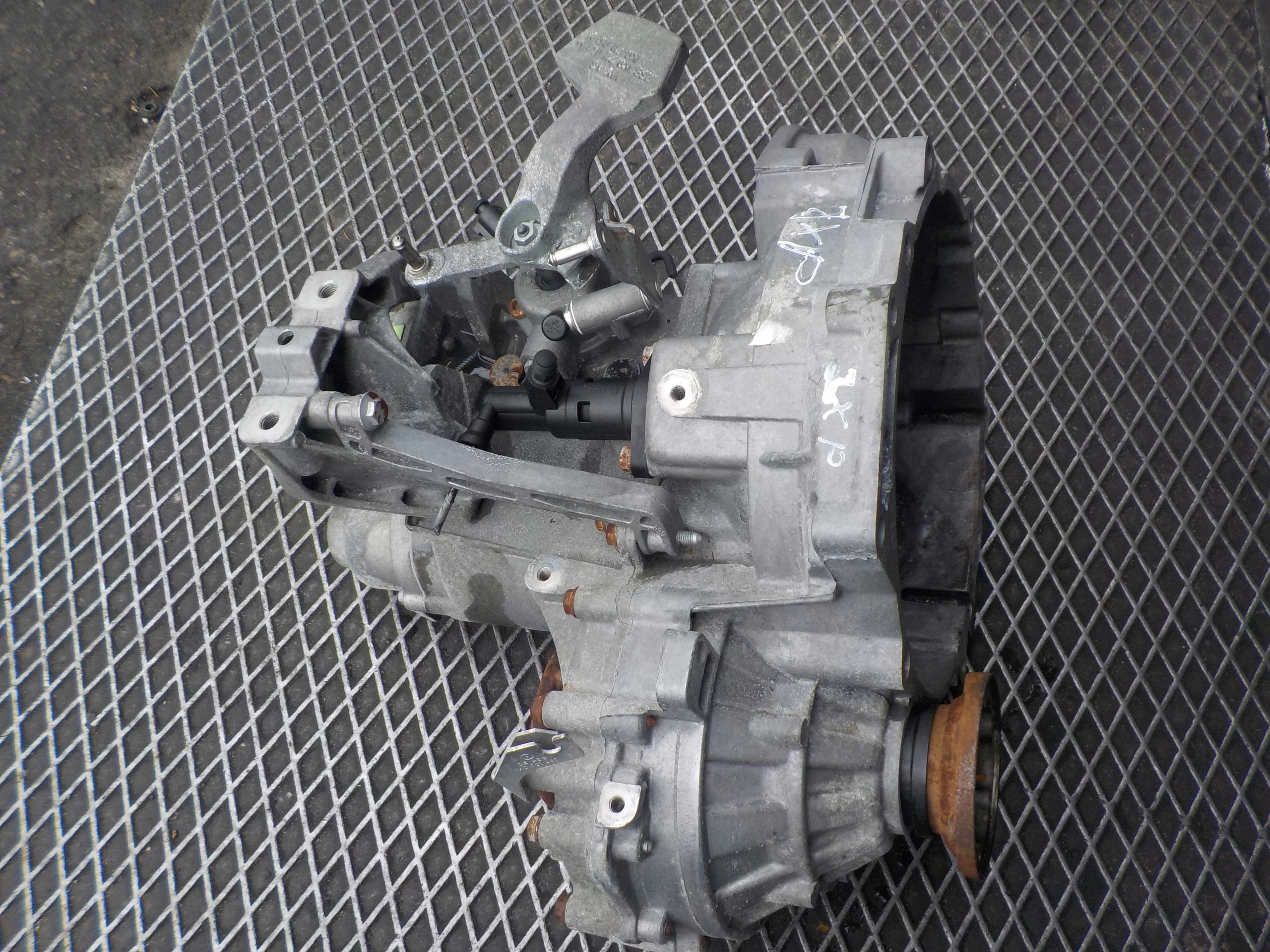 VOLKSWAGEN GOLF V 1.4 TSI Getriebe JXP