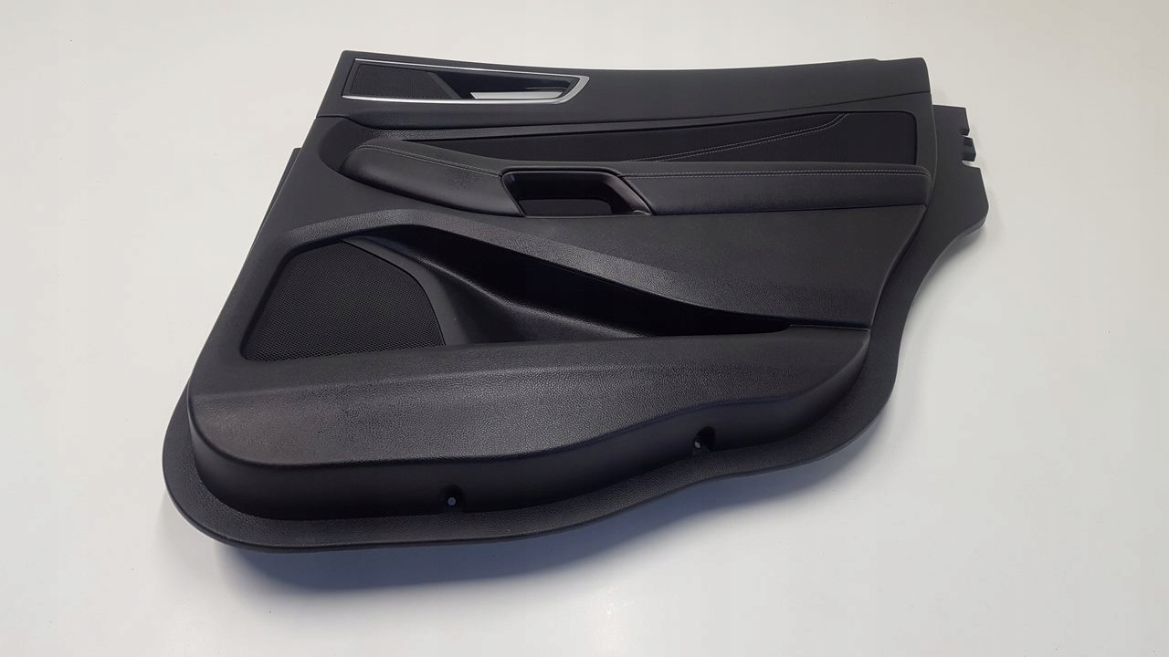 TAPICERKA DRZWI PRAWY TYŁ FORD EDGE MK2 TITANIUM Typ samochodu Samochody osobowe