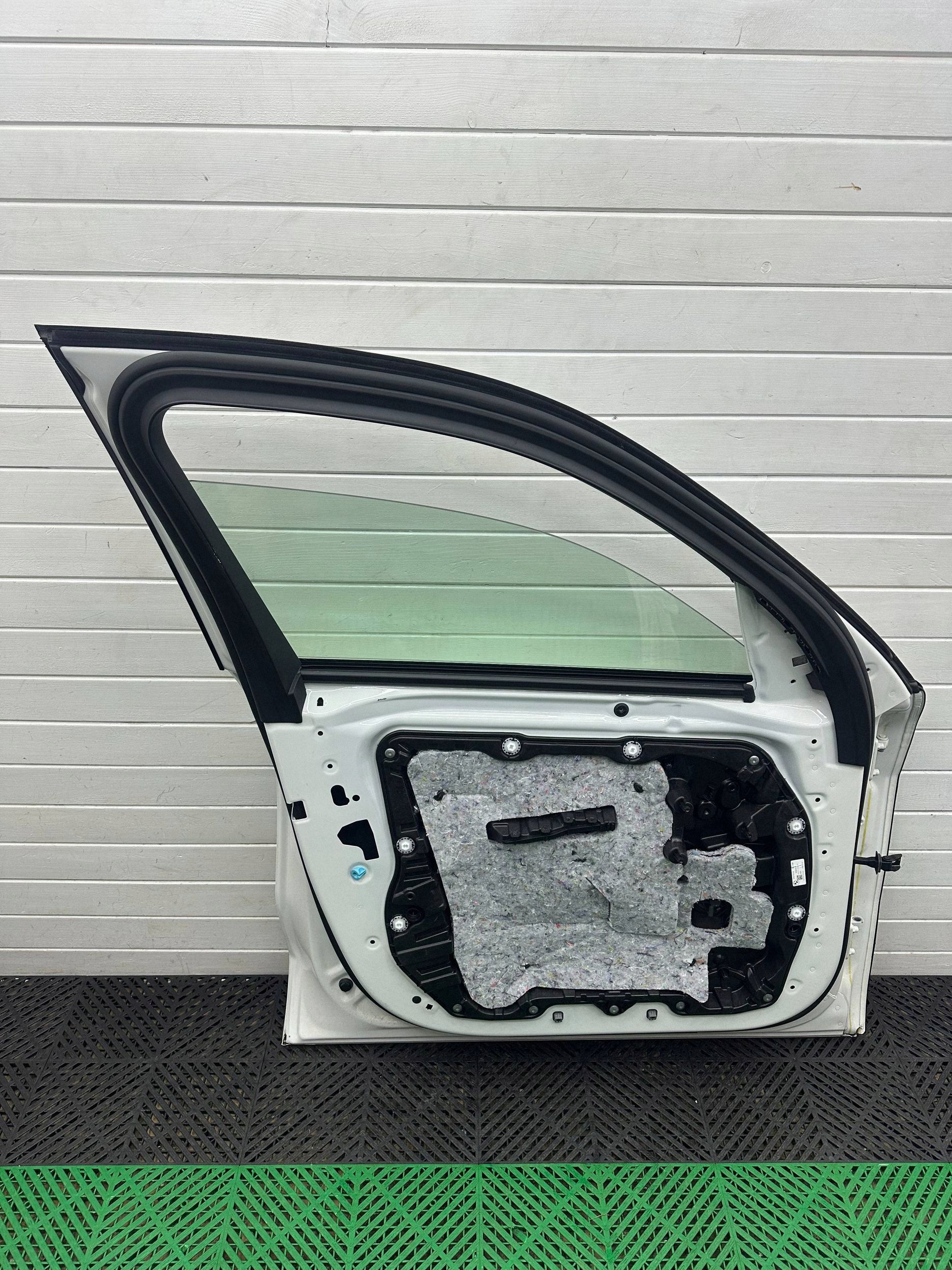 door front front side left BMW X7 G07 LCI complete colour A300