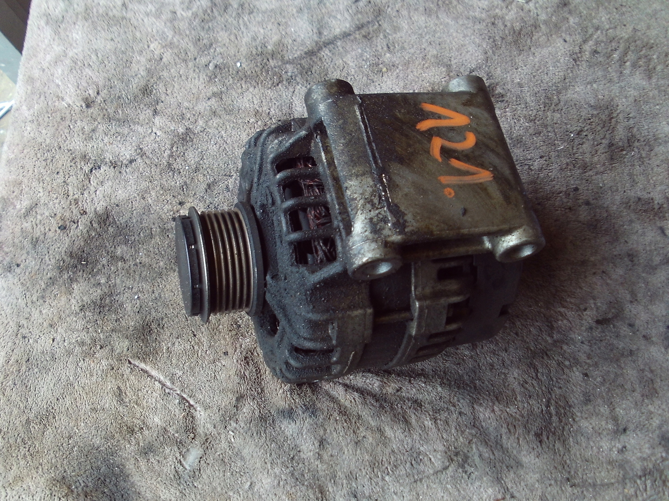 121 . ALTERNATOR PEUGEOT 2,2 0125711059