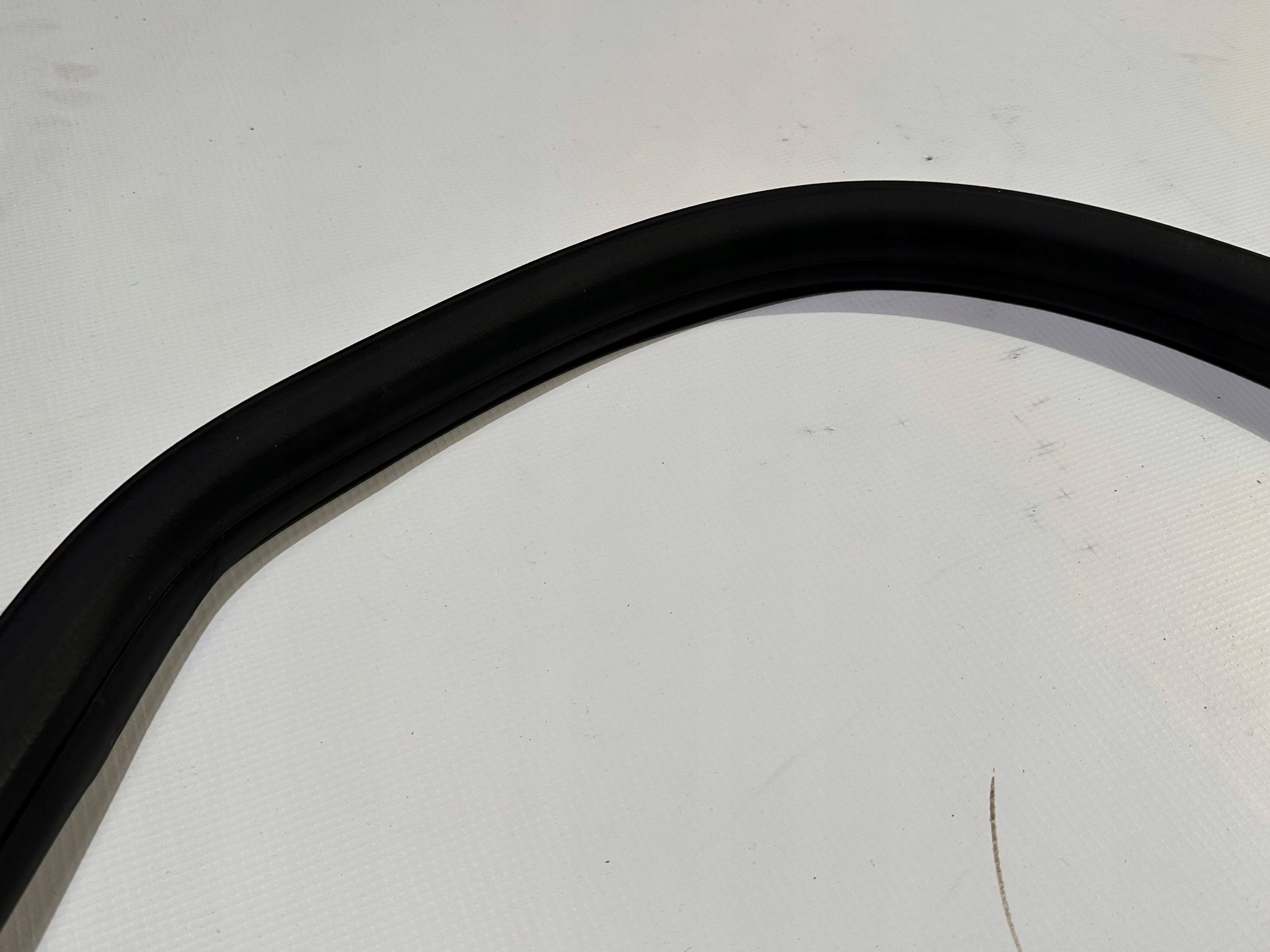 gasket door right front front Chevrolet Camaro 2016+