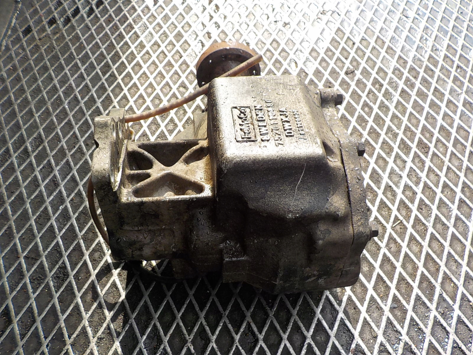 VOLVO XC70 2.4 D5 ORG control KATOWA REDUKTOR 7520115990