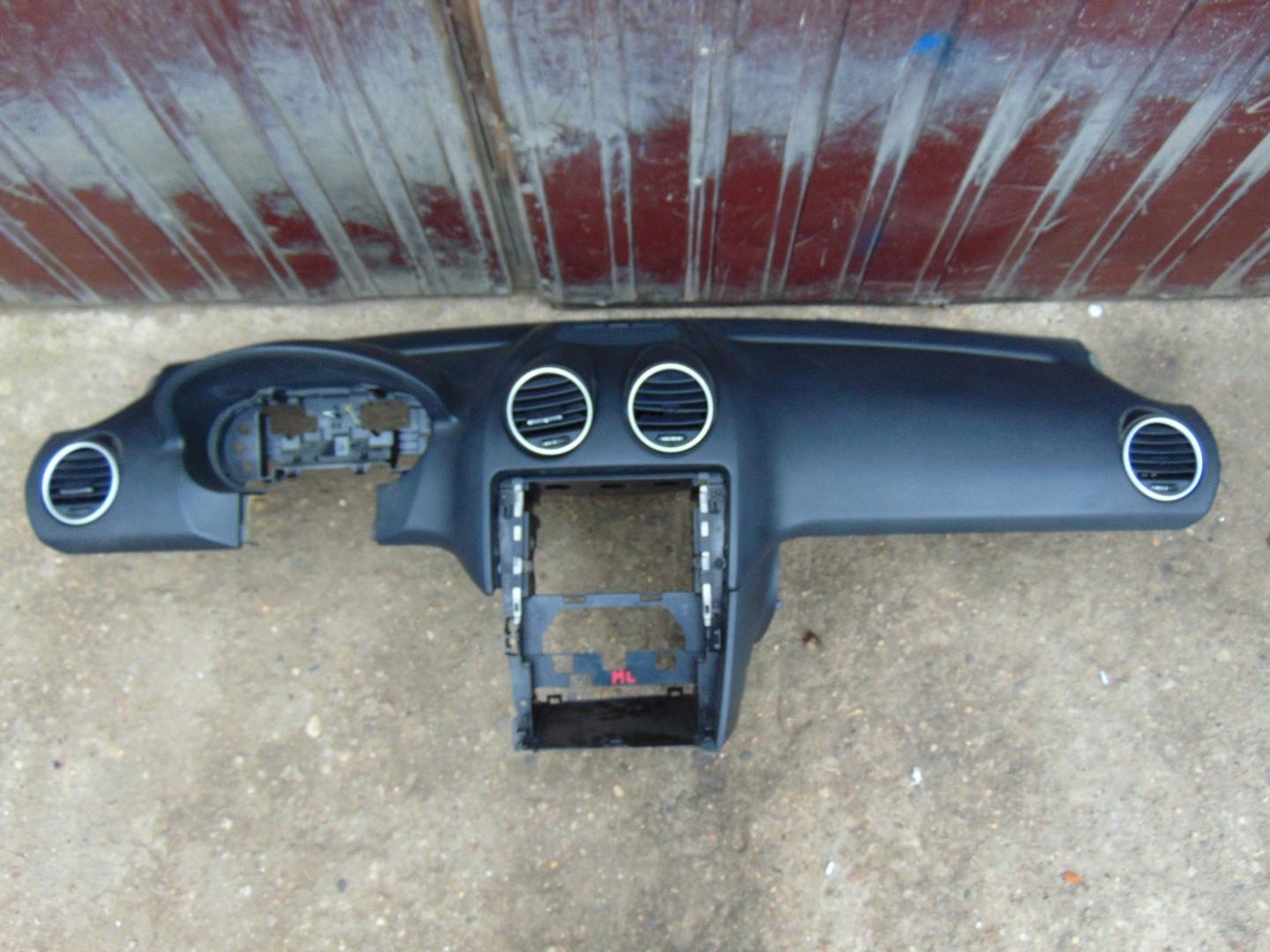 консоль подушка W164 A1646800387