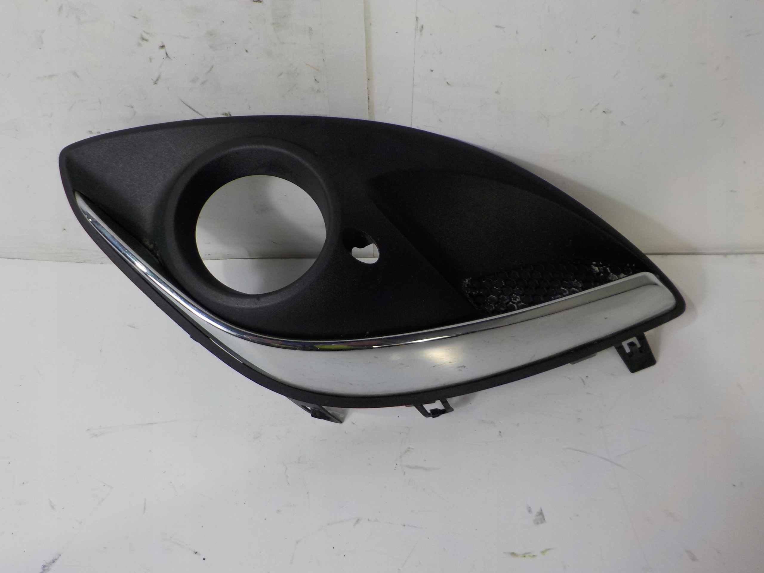 OPEL CORSA D grid grille W bumper 13286025