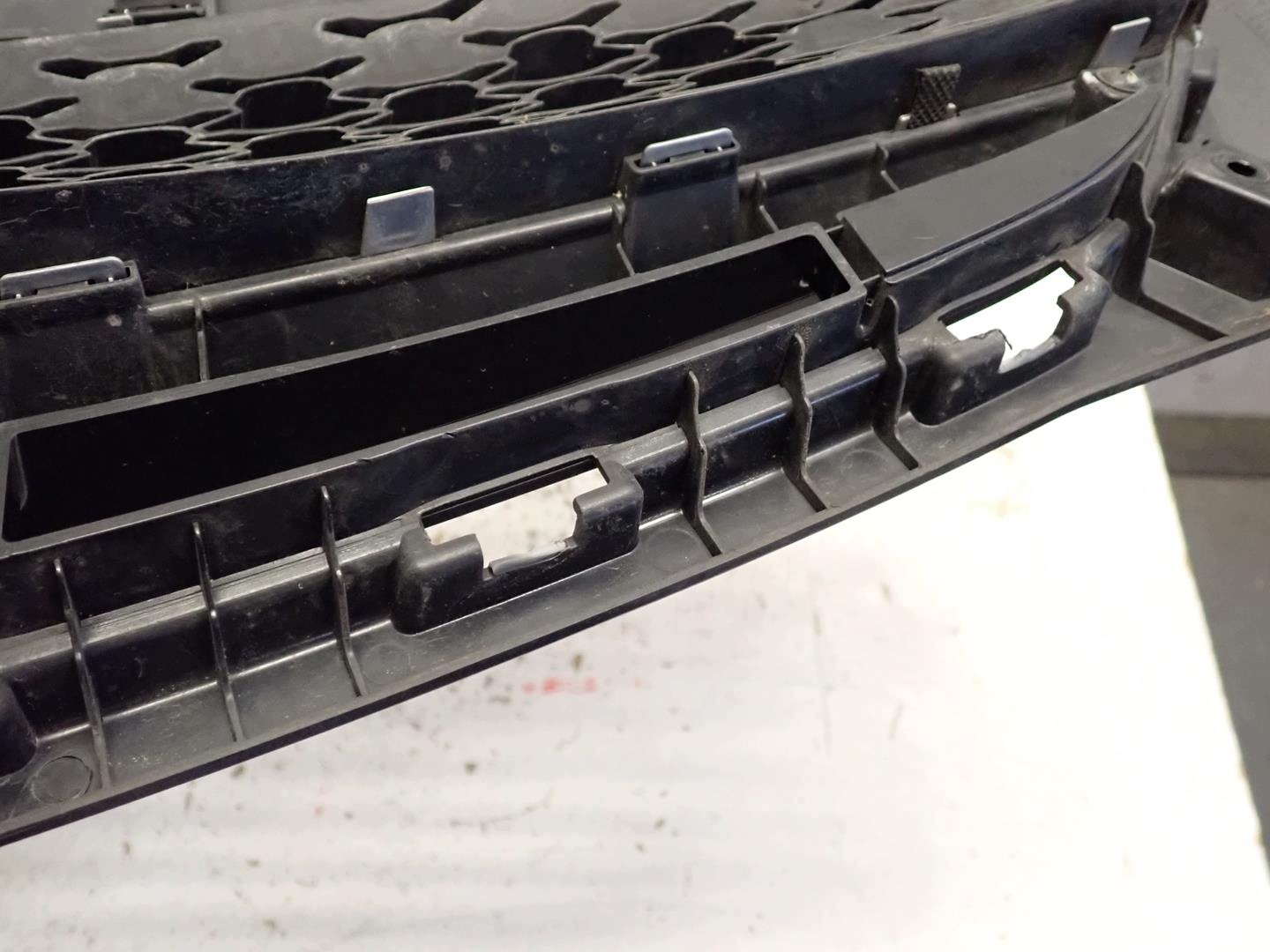 grille KIA X-CEED 2018- 86350-J7CA0