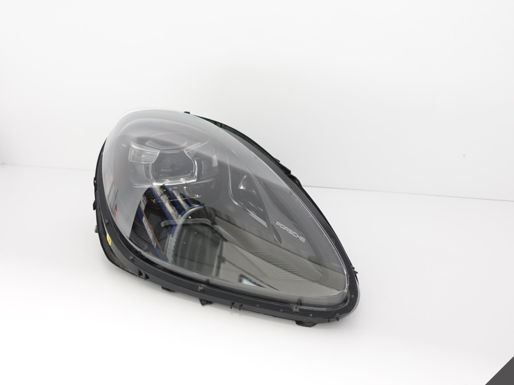PORSCHE MACAN 95B LIFT 18- light FULL LED CIEMNA right