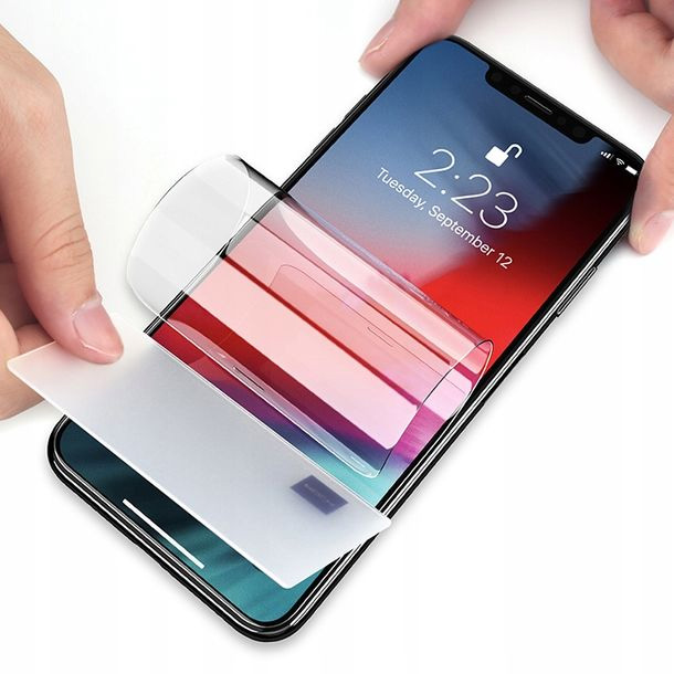 Profesjonalny montaż folii hydrożelowej na telefon