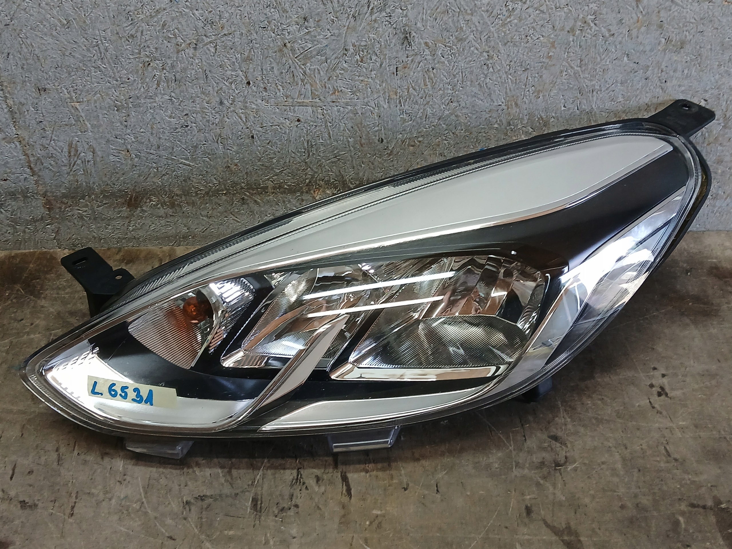 light front left FORD FIESTA MK8 H1BB-13W030-AD