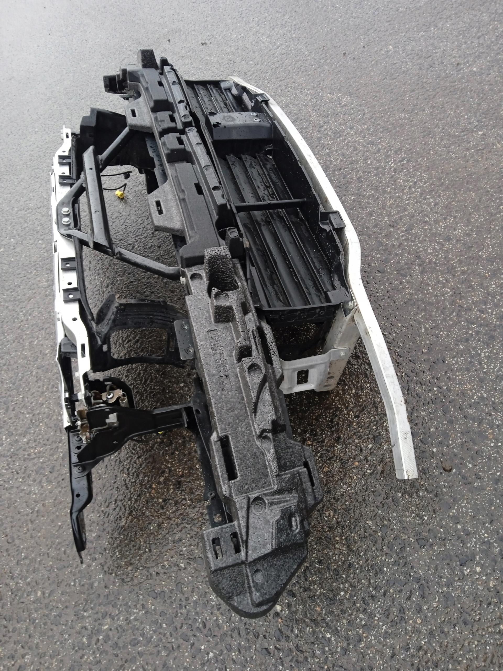 BMW 4 G26 M-PAKIET MPAKIET PAS PRZEDNI WZMOCNIENIE BELKA ZAMKI Typ samochodu 4x4/SUV Samochody osobowe