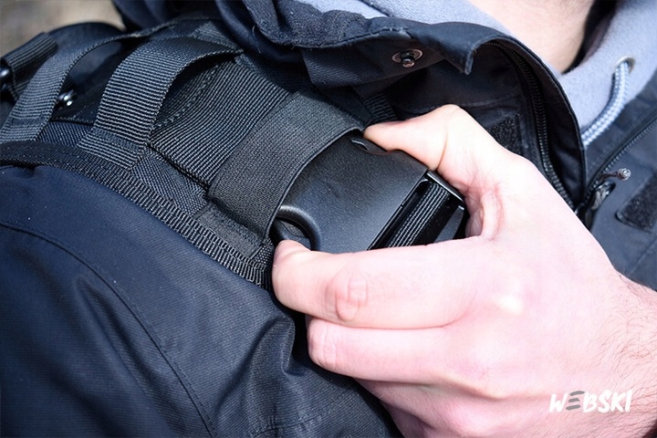 PLECAK Na Jedno Ramię CZARNY WOJSKOWY TORBA Cechy dodatkowe pas piersiowy regulowany system nośny